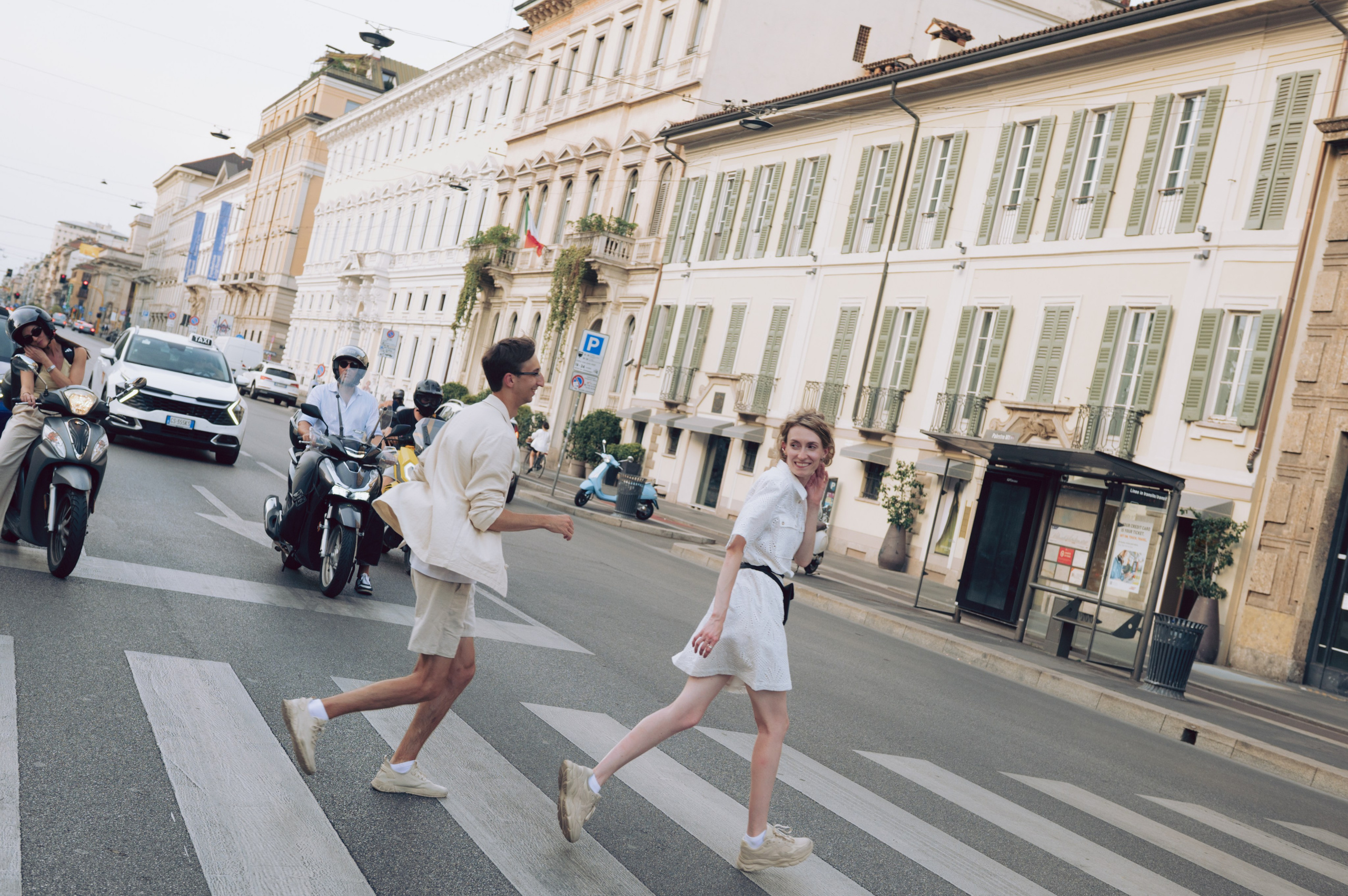 Summer love story in Milan. AnaMilanoFoto | Couple & Wedding Photographer in Milan