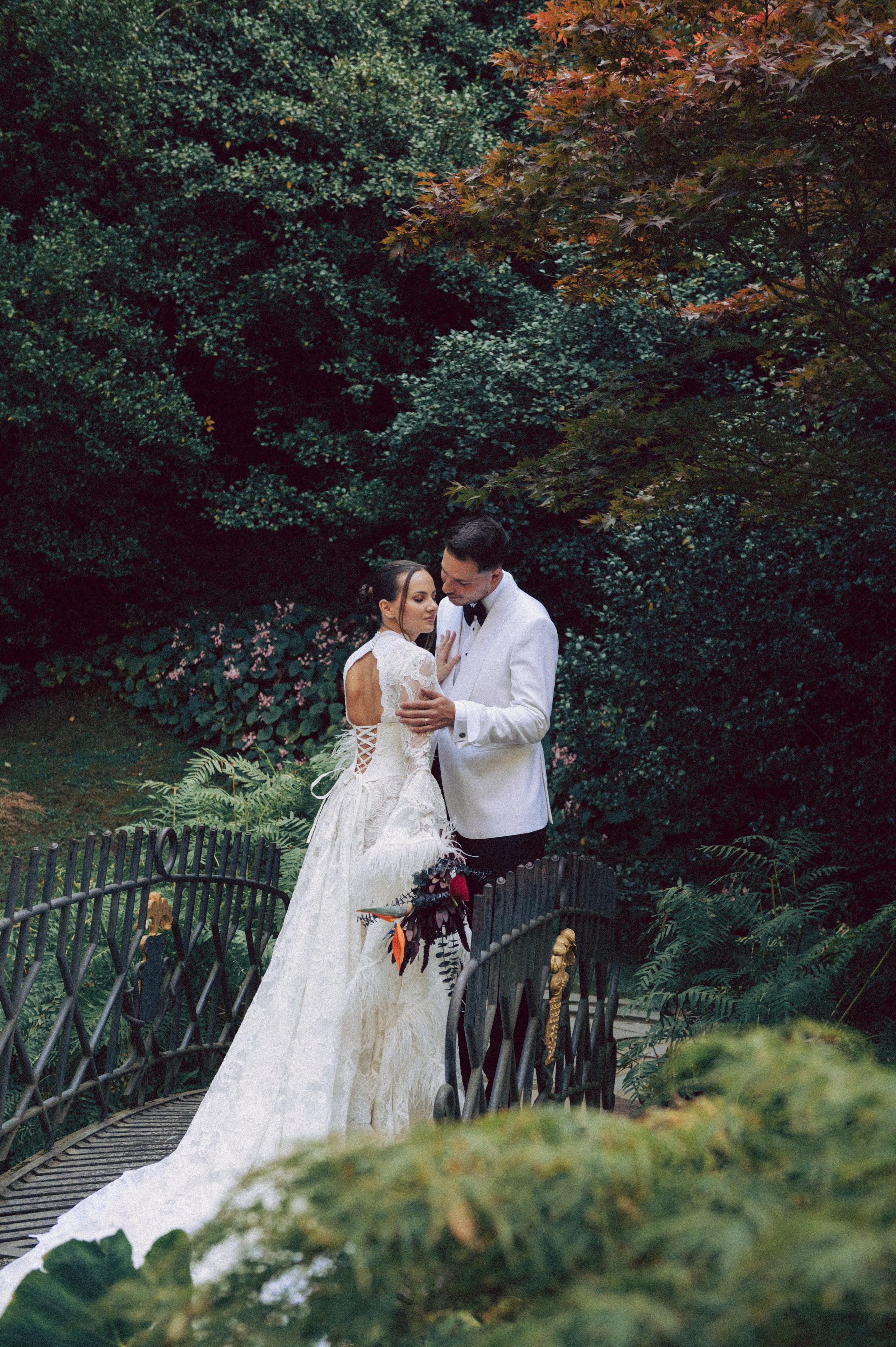 Wedding shoot at villa Melzi. AnaMilanoFoto | Couple & Wedding Photographer in Milan