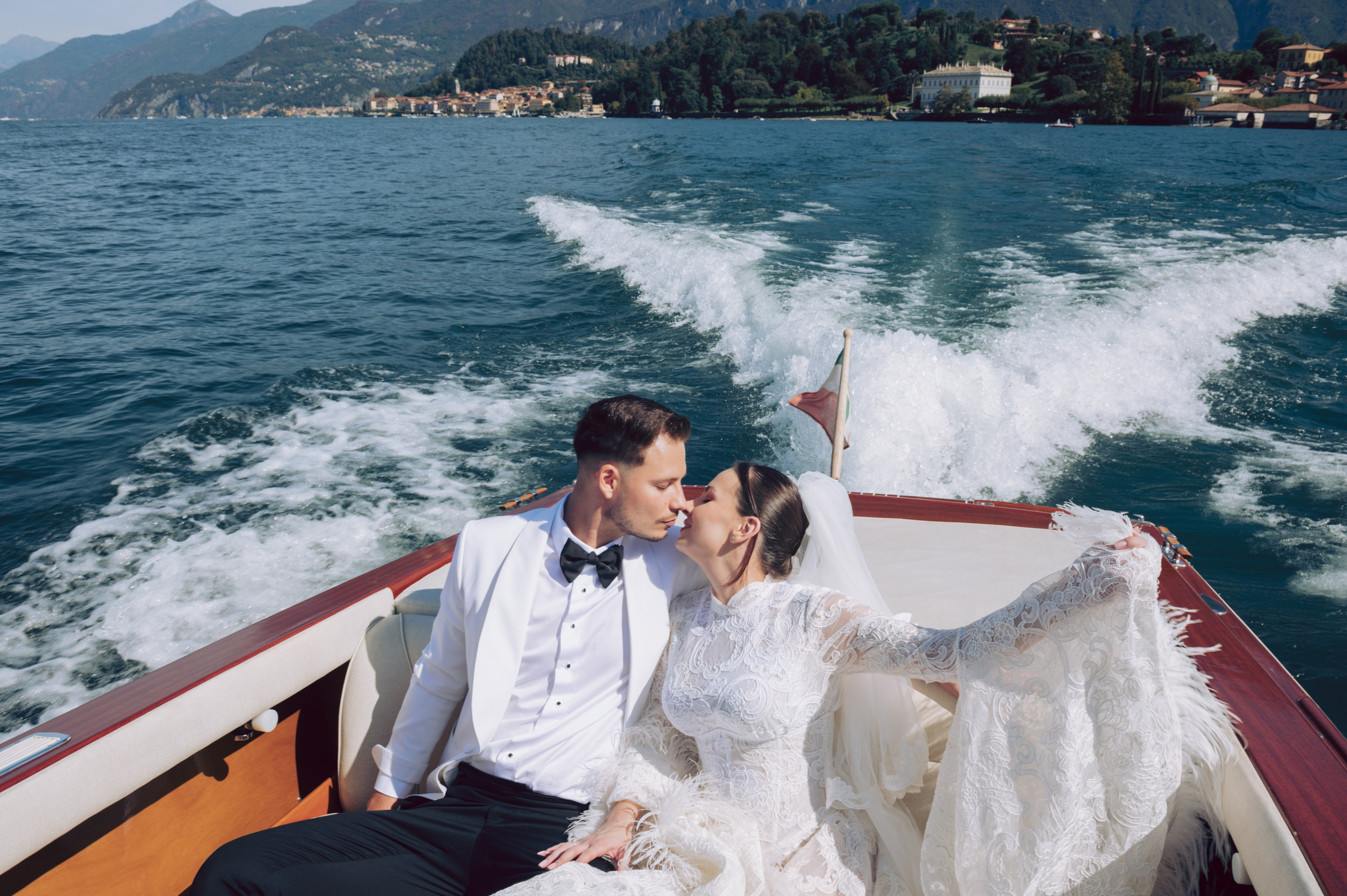 Wedding shoot at villa Melzi. AnaMilanoFoto | Couple & Wedding Photographer in Milan