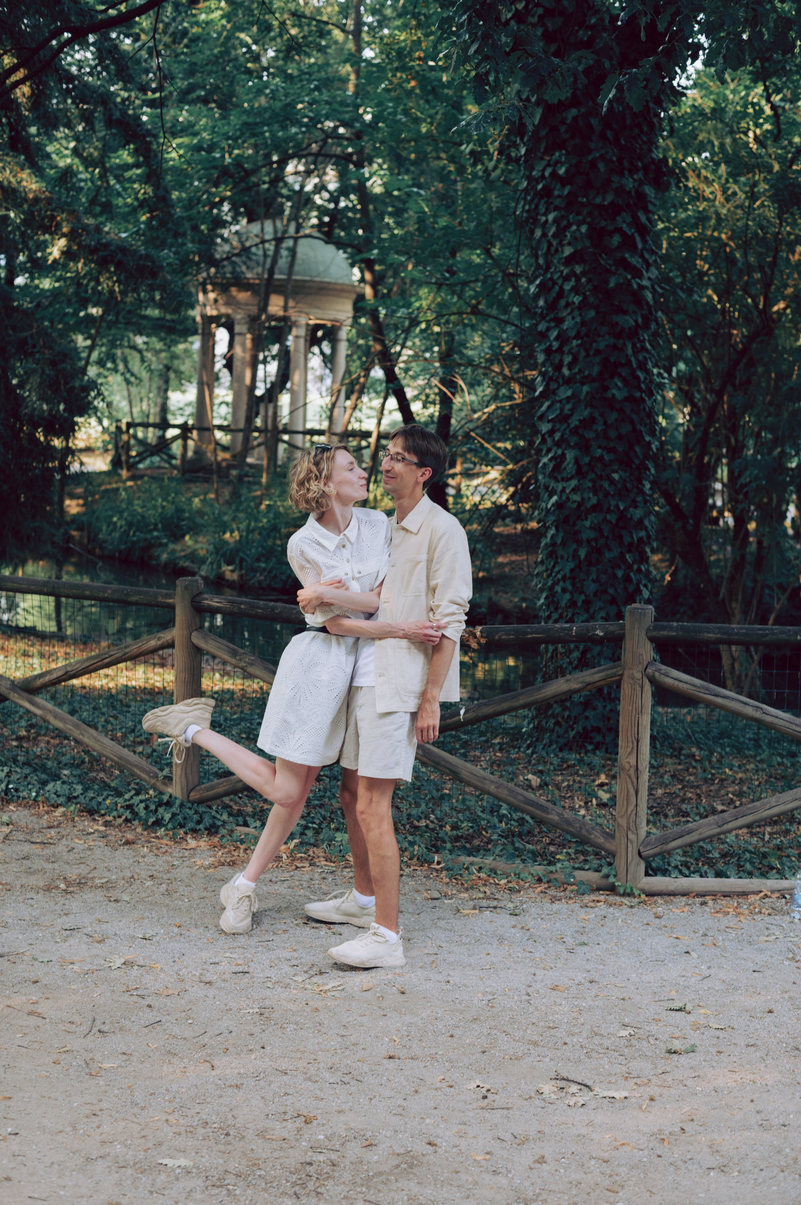 Summer love story in Milan. AnaMilanoFoto | Couple & Wedding Photographer in Milan