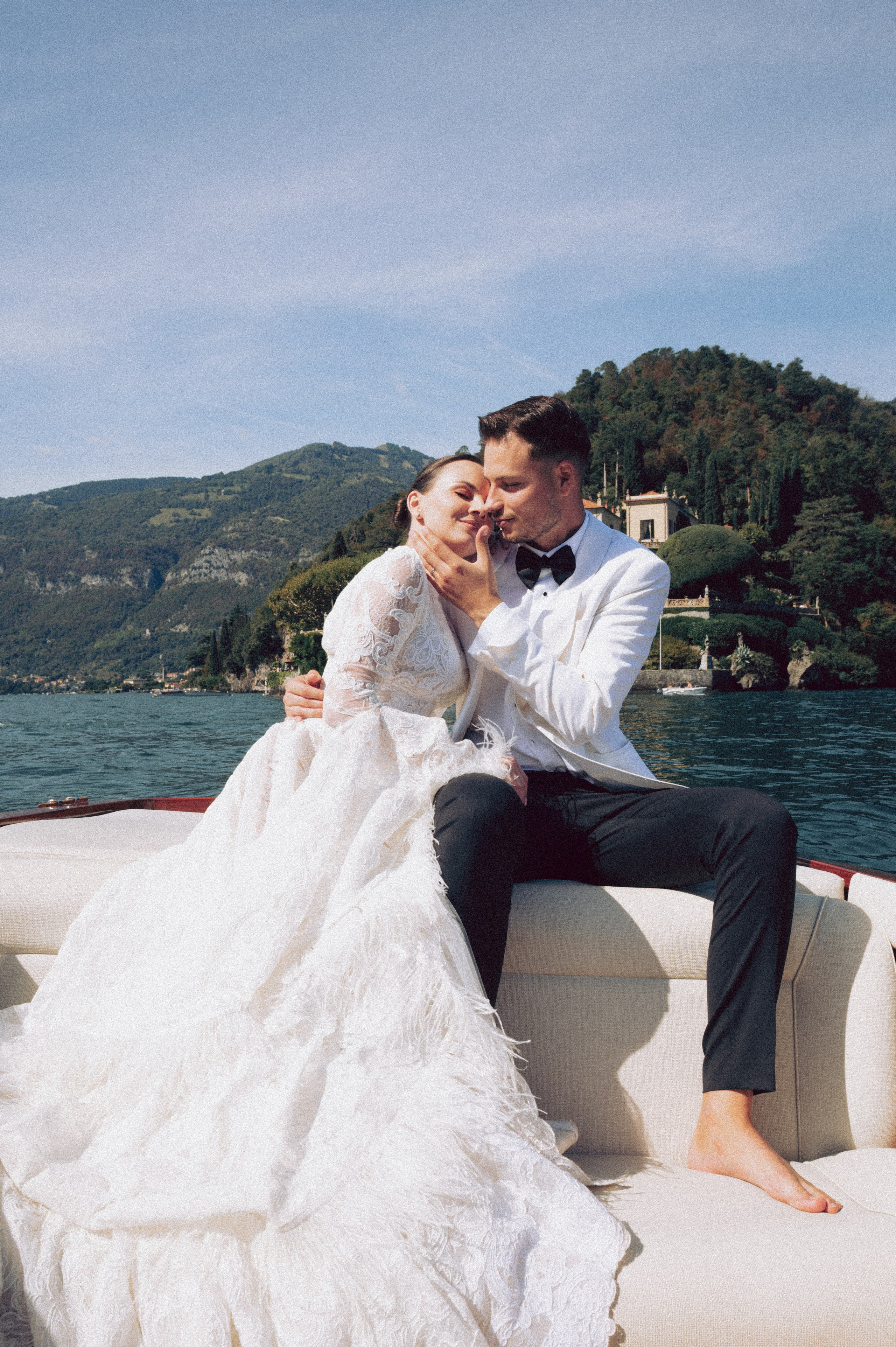 Wedding shoot at villa Melzi. AnaMilanoFoto | Couple & Wedding Photographer in Milan