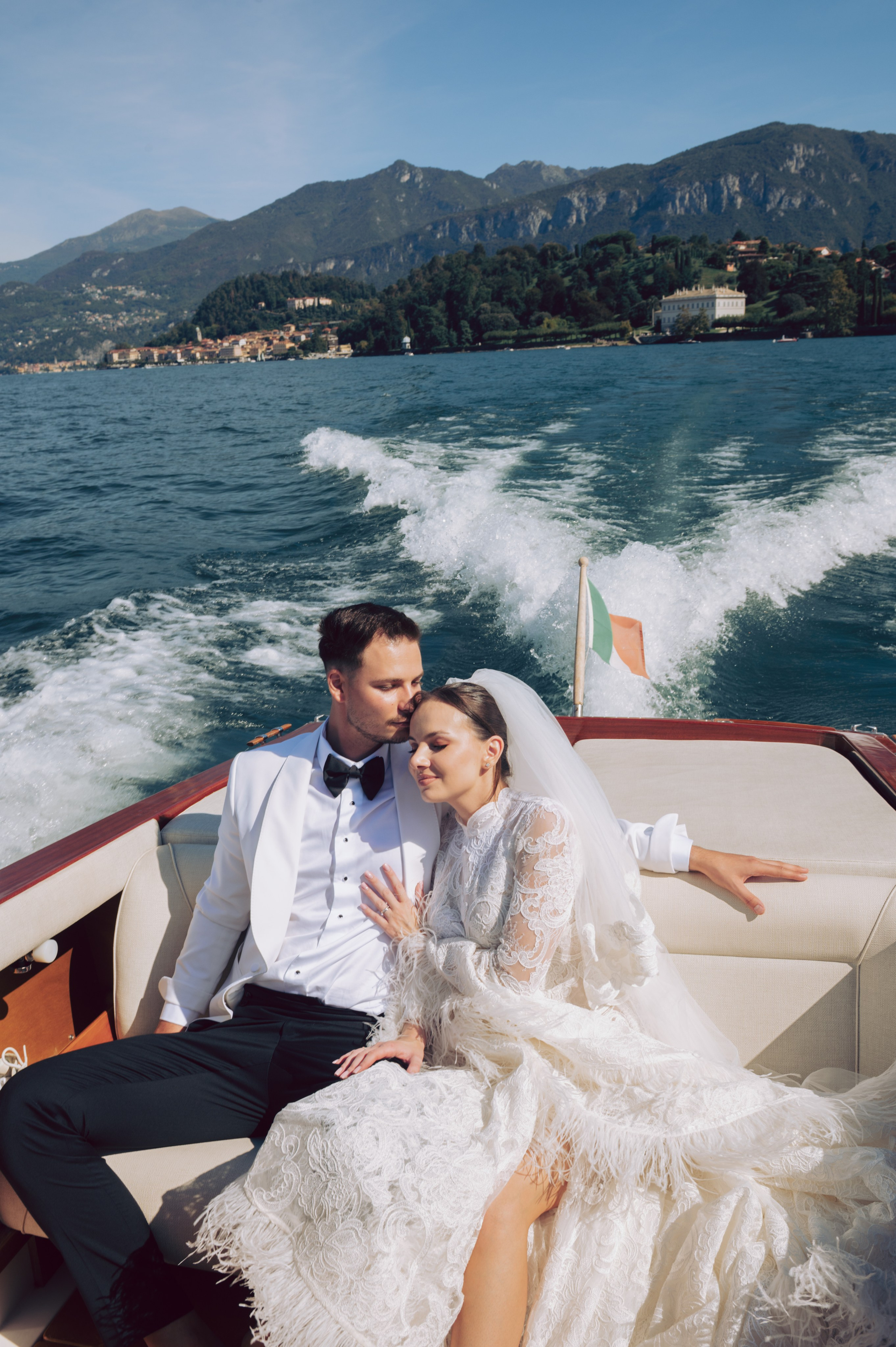 Wedding shoot at villa Melzi. AnaMilanoFoto | Couple & Wedding Photographer in Milan