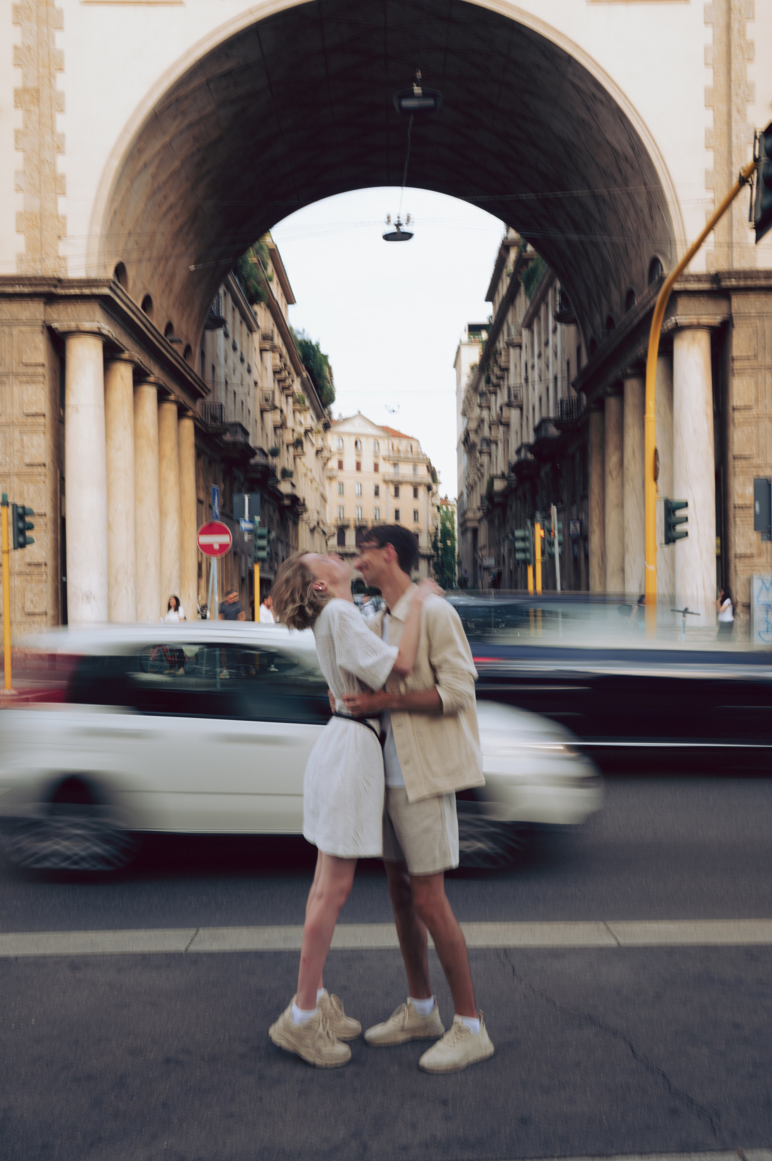 Summer love story in Milan. AnaMilanoFoto | Couple & Wedding Photographer in Milan