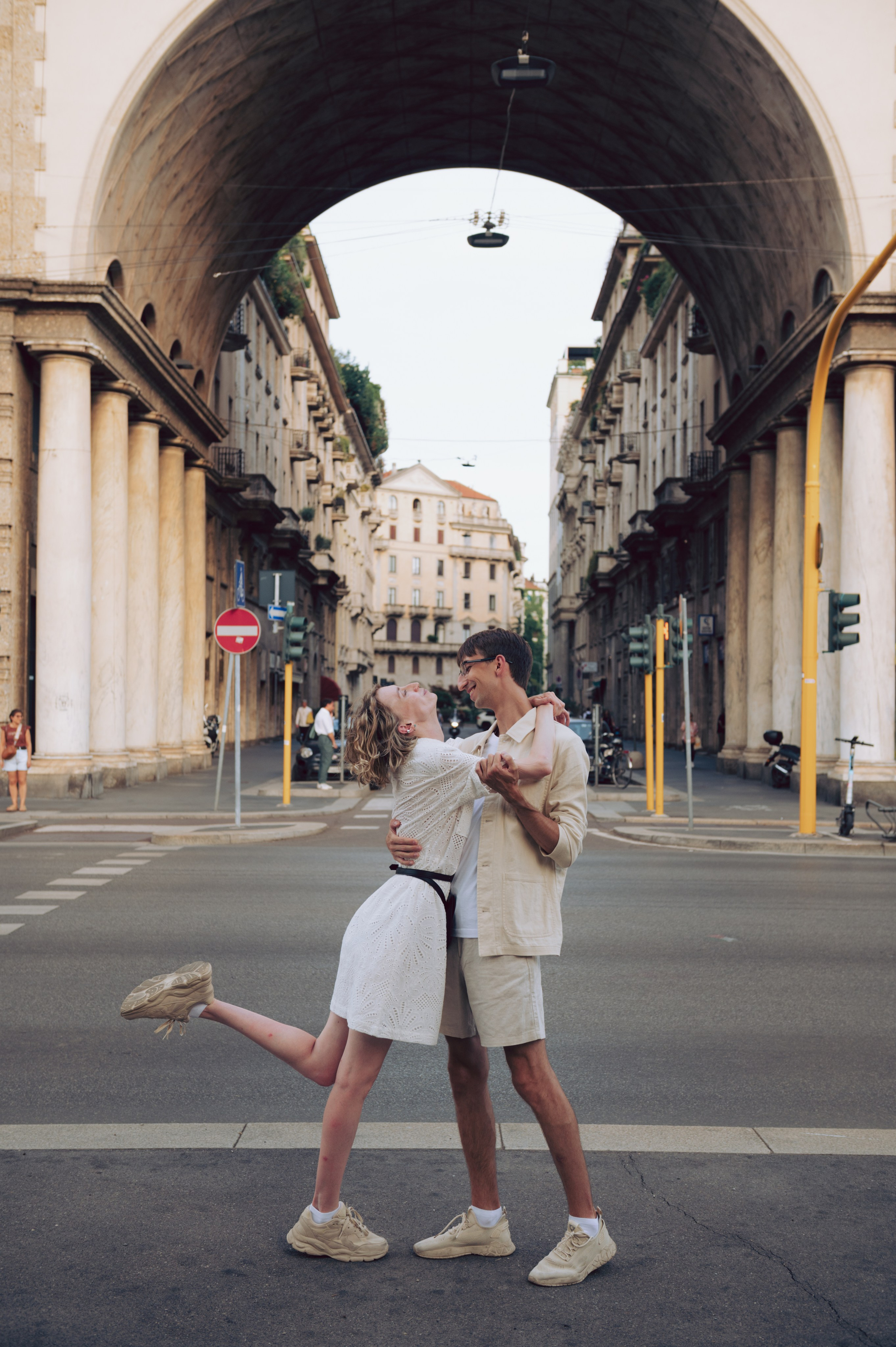 Summer love story in Milan. AnaMilanoFoto | Couple & Wedding Photographer in Milan