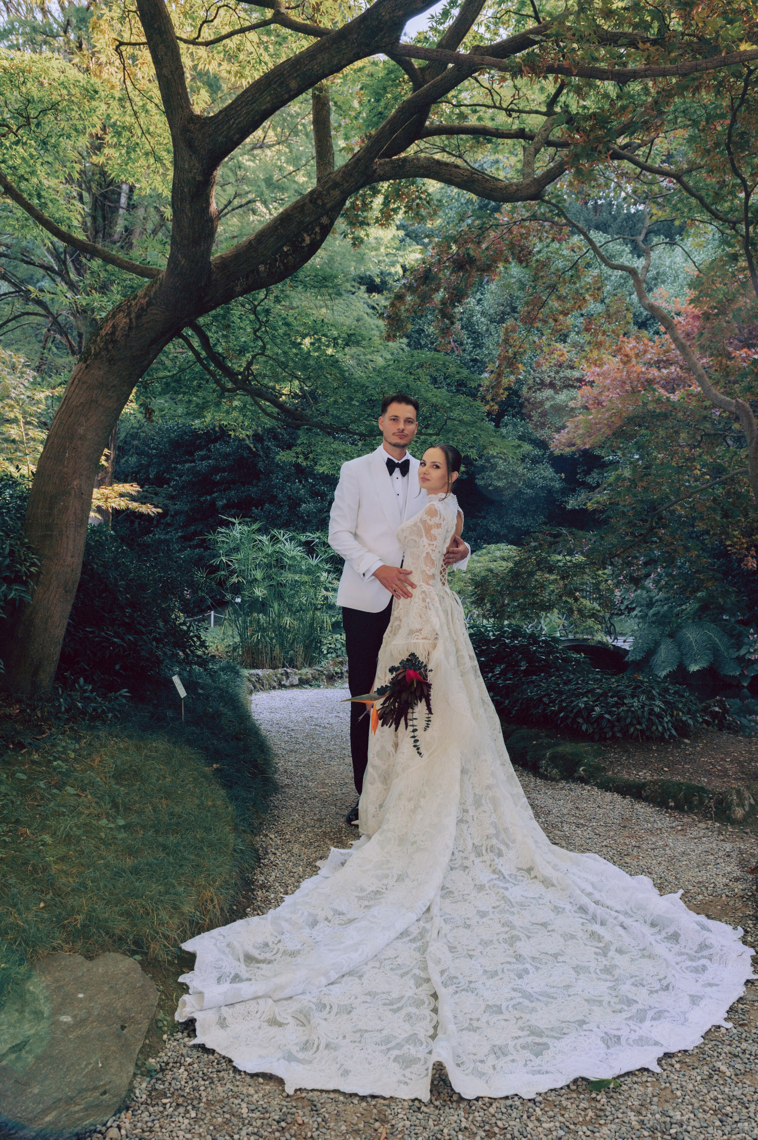 Wedding shoot at villa Melzi. AnaMilanoFoto | Couple & Wedding Photographer in Milan