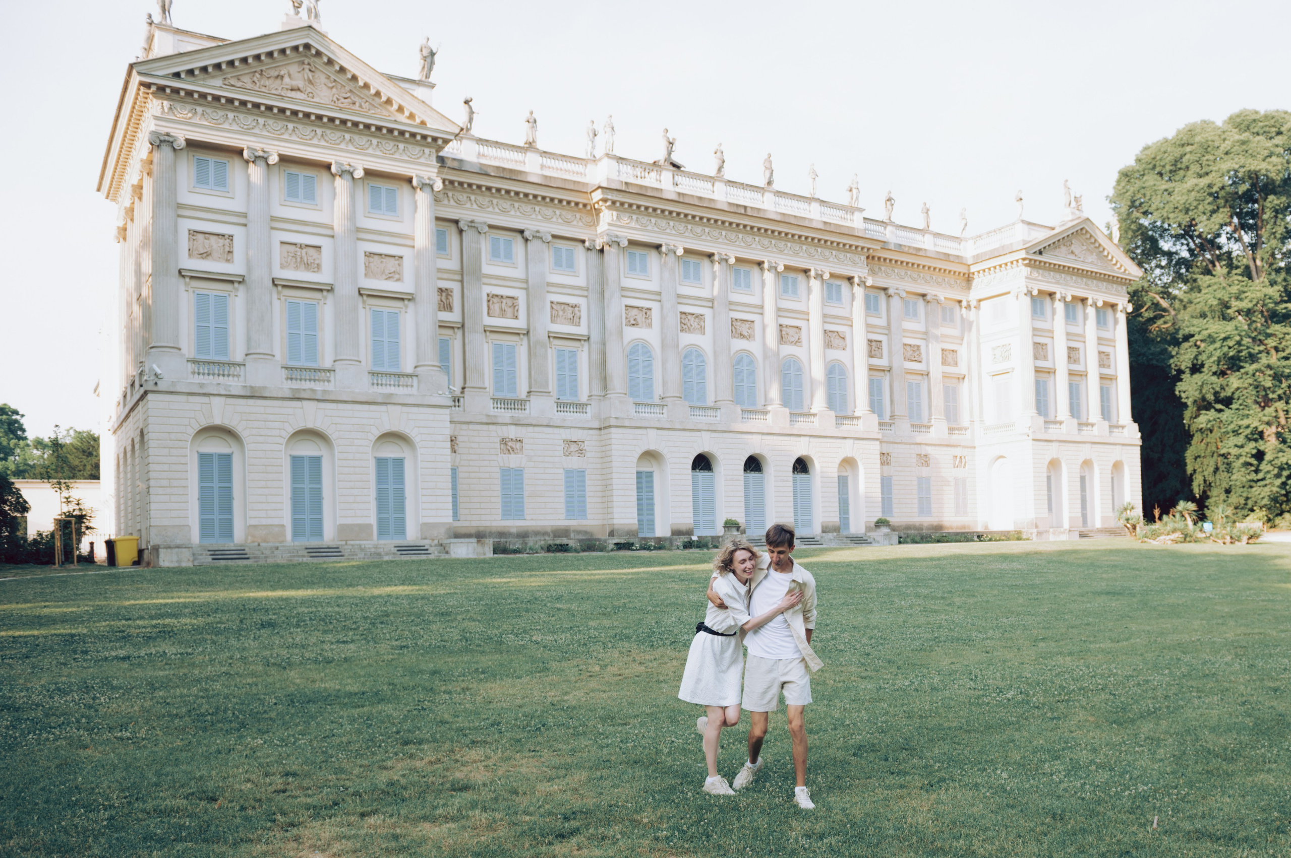 Summer love story in Milan. AnaMilanoFoto | Couple & Wedding Photographer in Milan