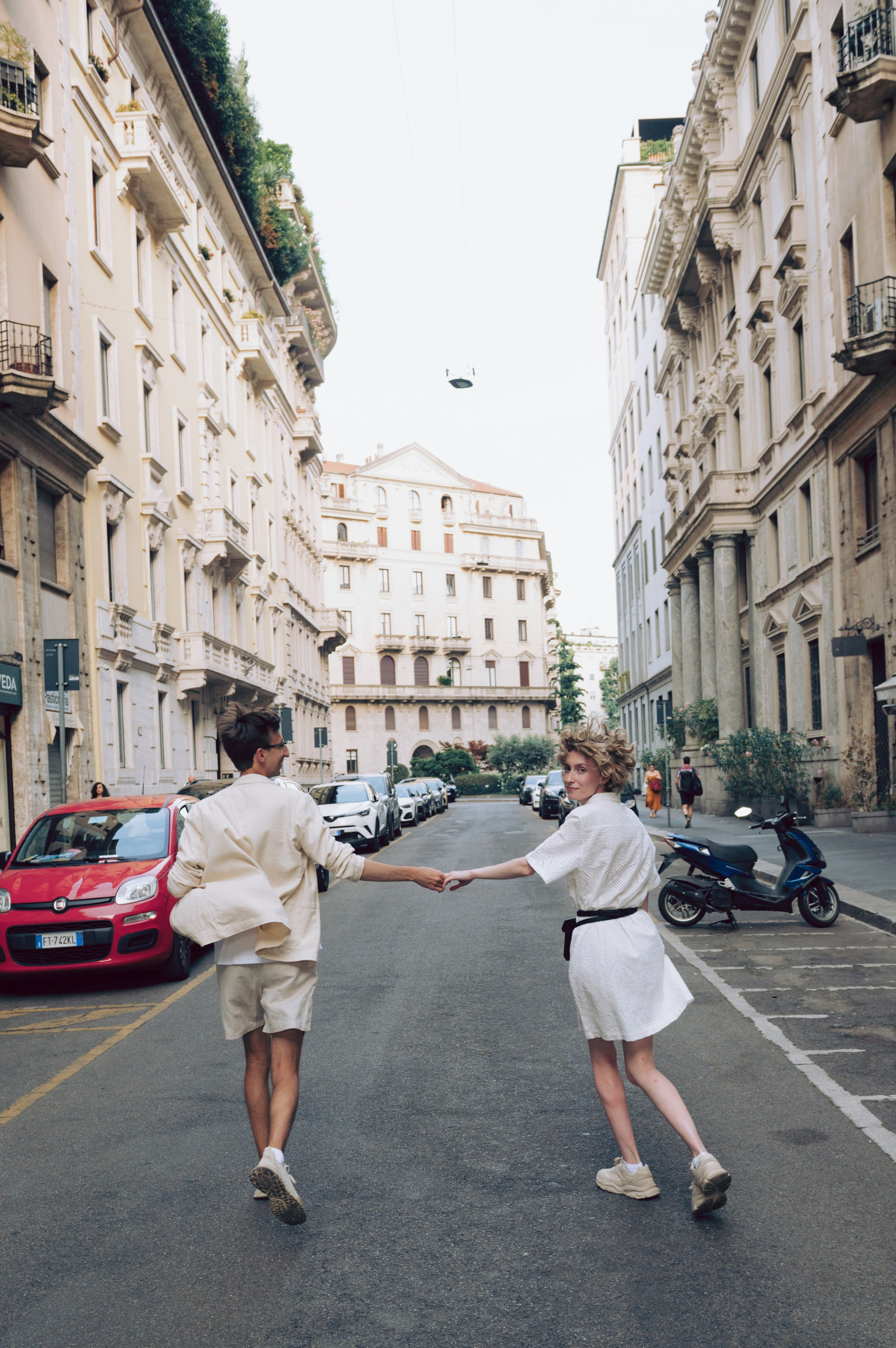 Summer love story in Milan. AnaMilanoFoto | Couple & Wedding Photographer in Milan