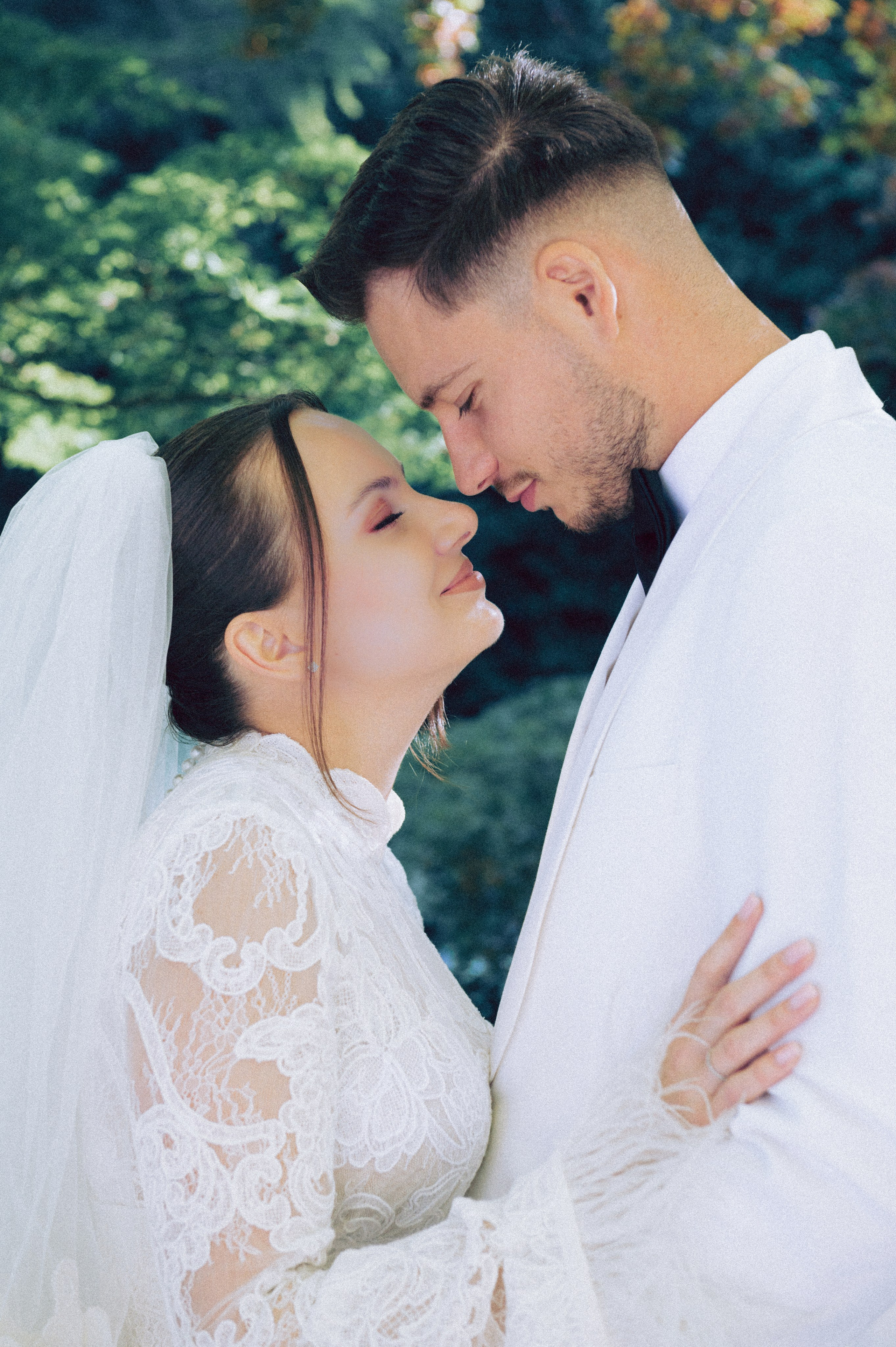 Wedding shoot at villa Melzi. AnaMilanoFoto | Couple & Wedding Photographer in Milan