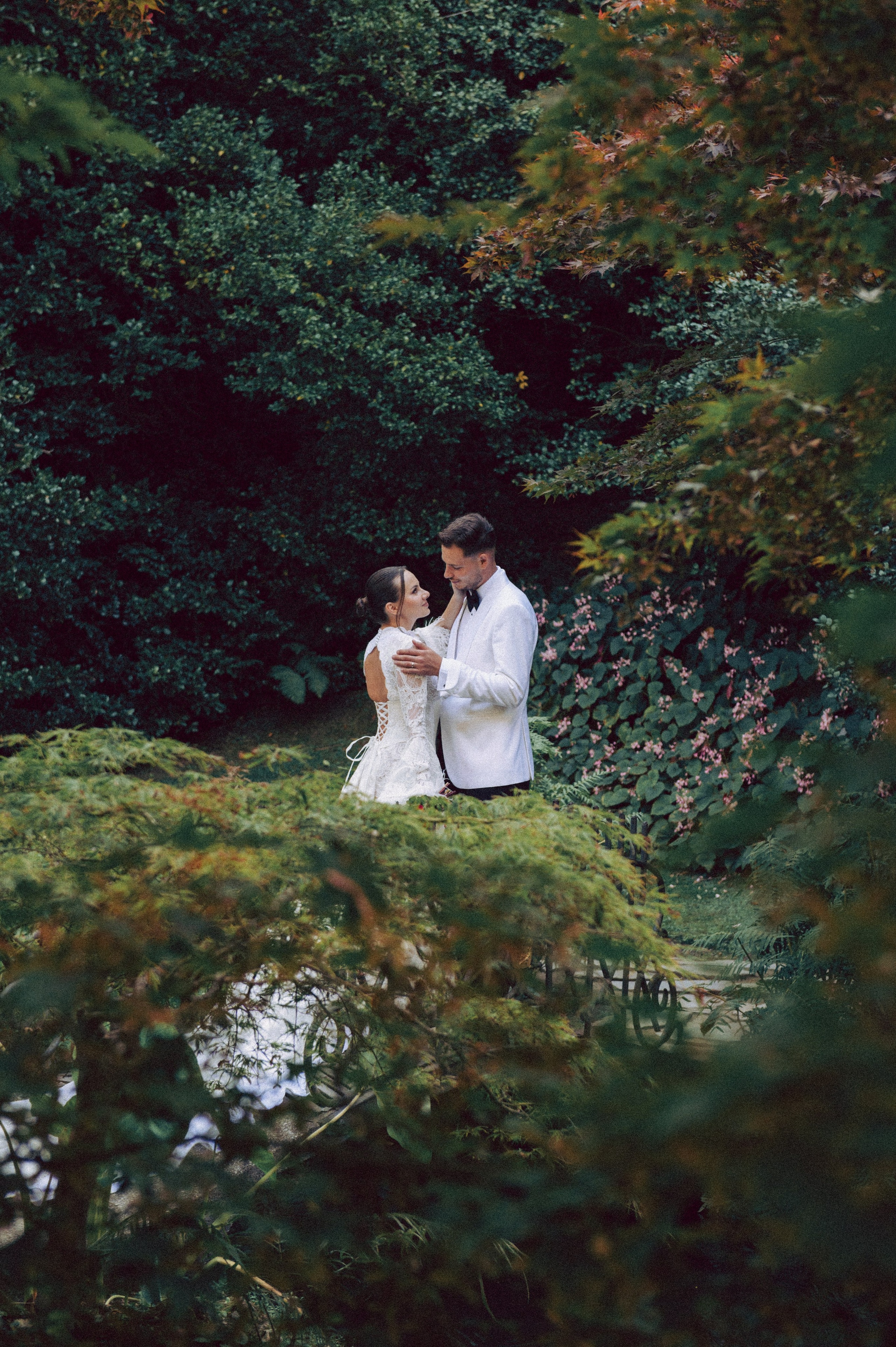 Wedding shoot at villa Melzi. AnaMilanoFoto | Couple & Wedding Photographer in Milan