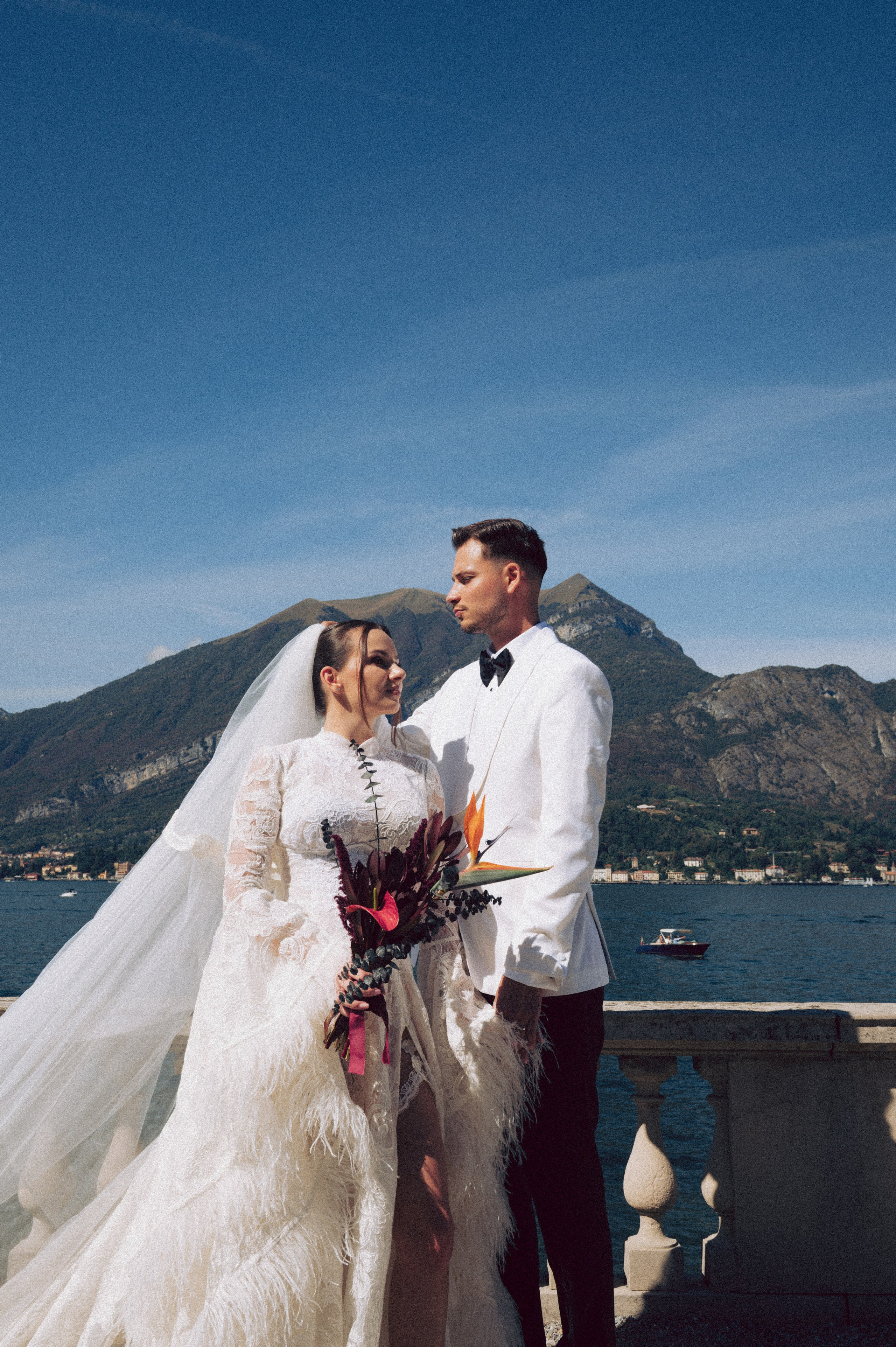Wedding shoot at villa Melzi. AnaMilanoFoto | Couple & Wedding Photographer in Milan