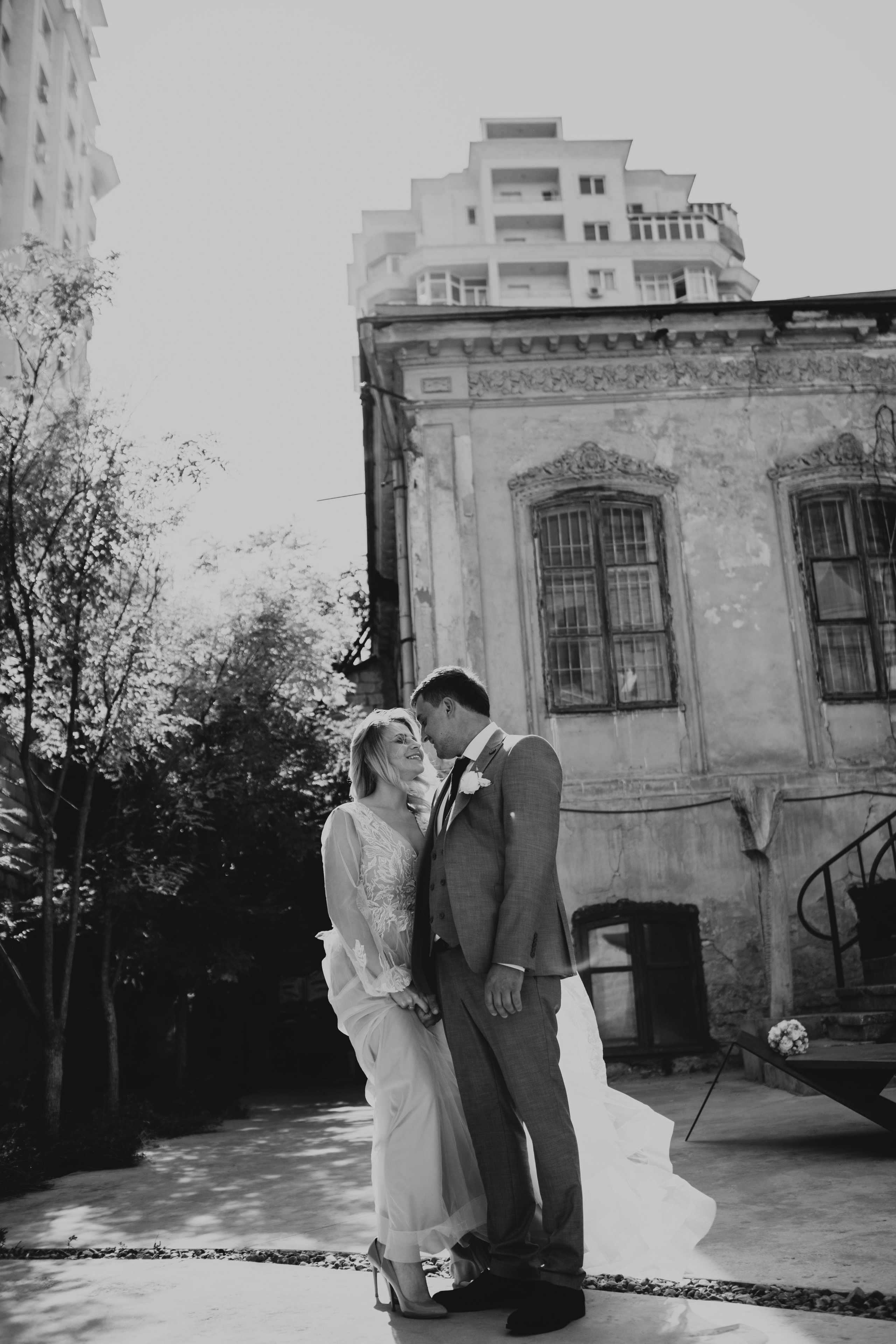 V & C. Crudueugen.com