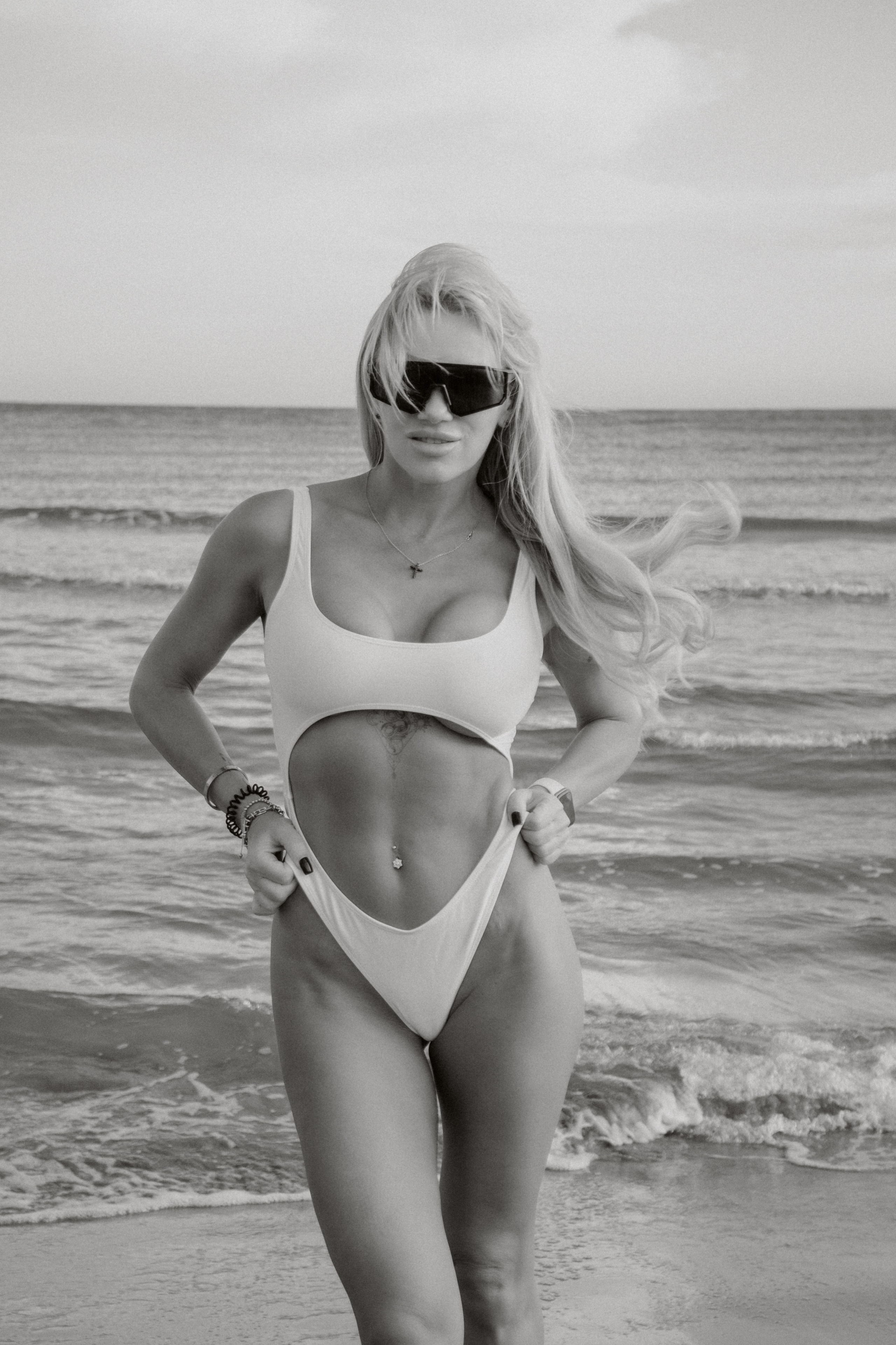 Sesión individual en la playa. Fotografía profesional en Calafell - Elena Medvedeva