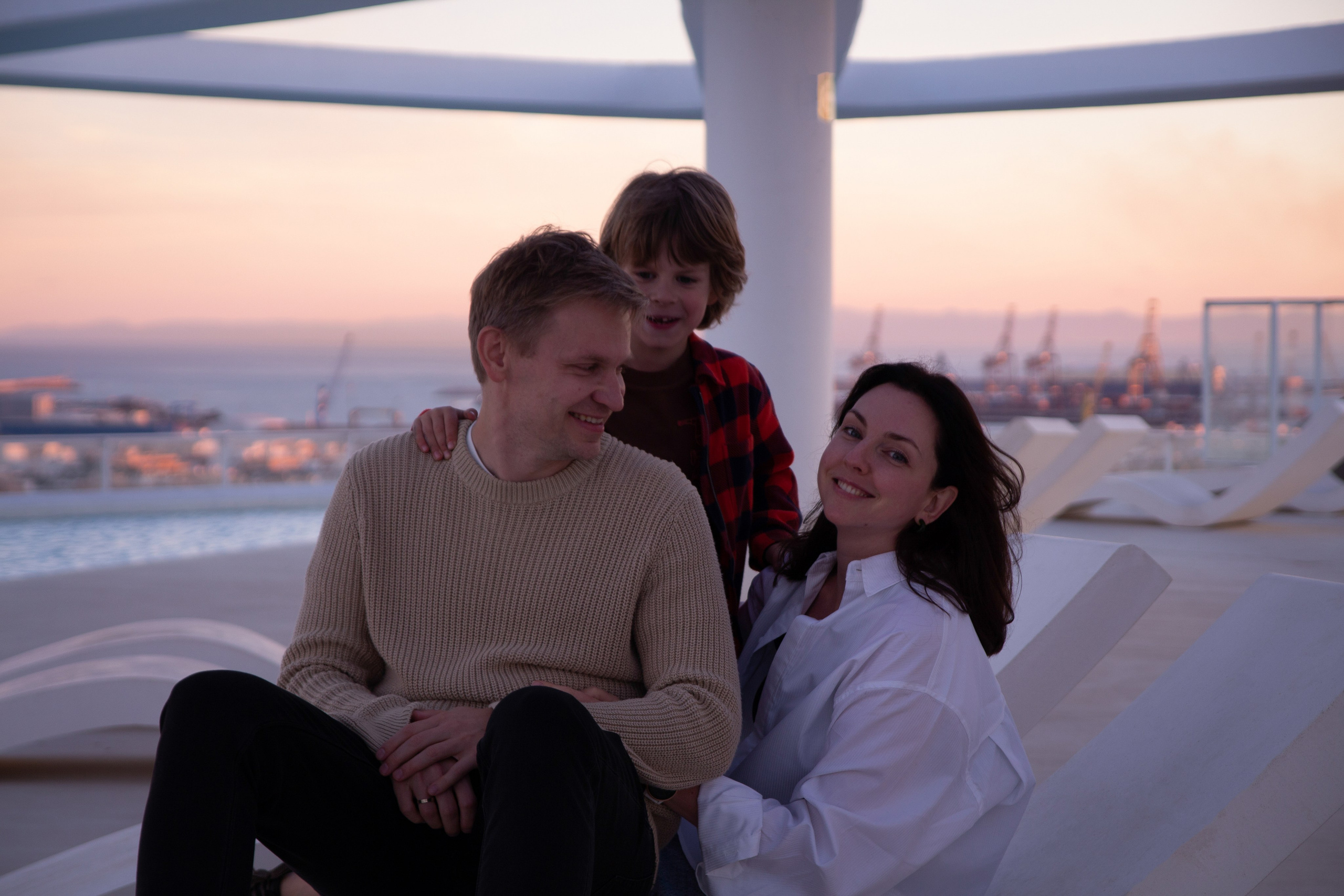 FAMILIA CANET. Fotógrafa Olena Petryk. Realizo sesiones de fotos en Puerto de Sagunto