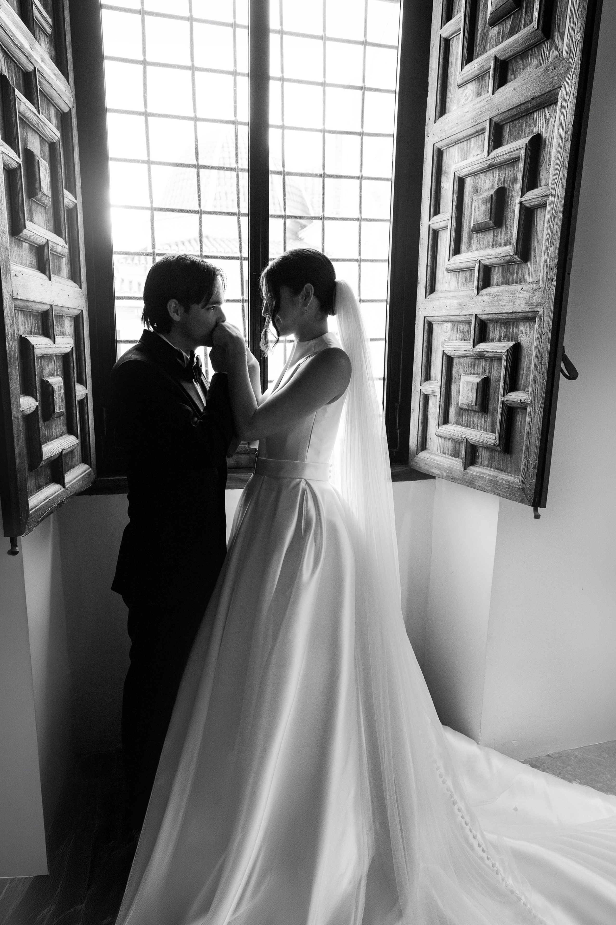 Fotografía de Bodas Elegante por Julia Gnatenko | Bodas de Destino en Valencia, Alicante, Barcelona. Julia Gnatenko — Fotógrafa en Valencia, Alicante, Barcelona, España y Europa