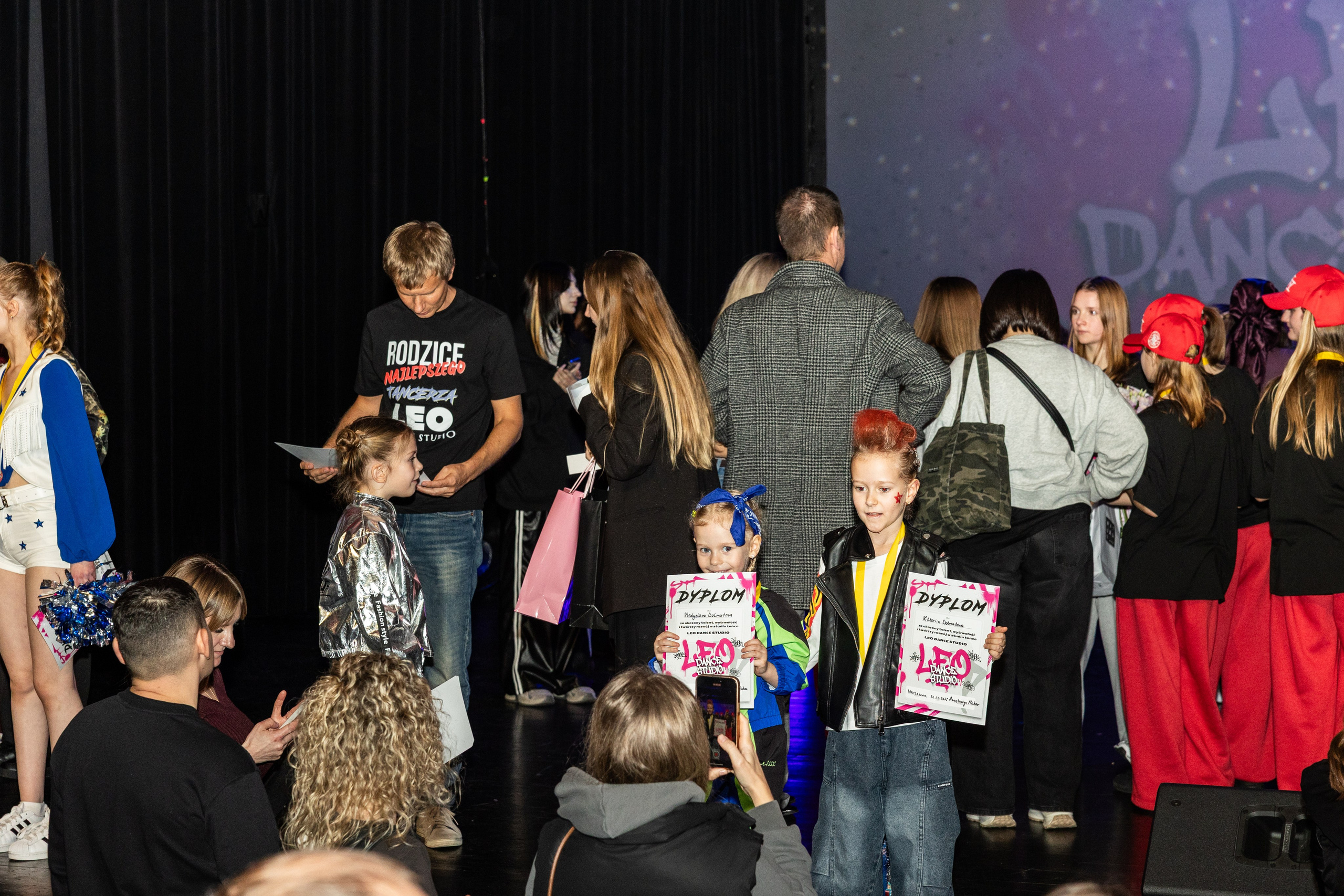 LEO DANCE SHOW WINTER 2025. Семейный и детский фотограф в Варшаве Мила Бобровская