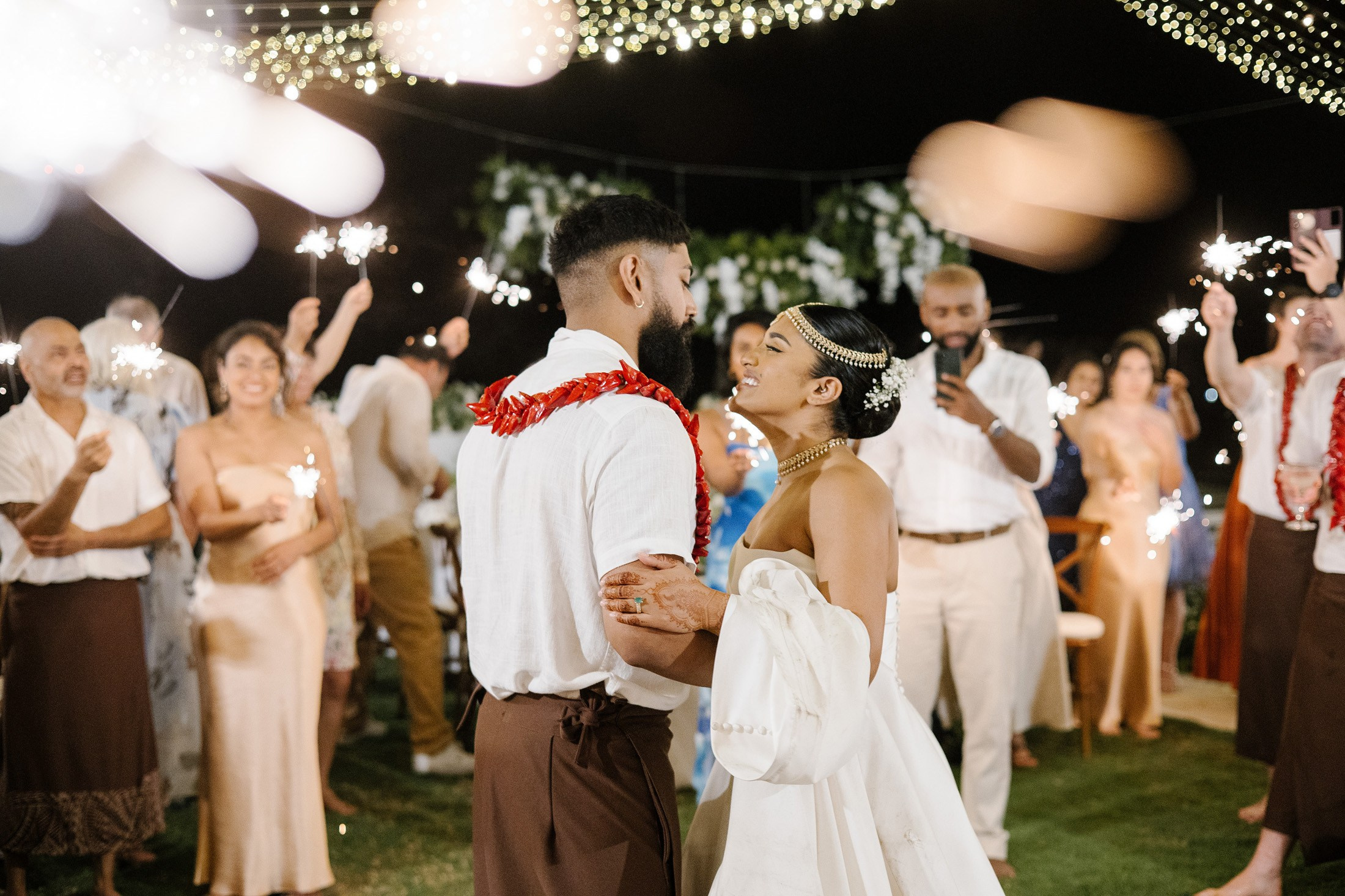 Big funny wedding with guests in paradise Bali island. Get.it.feel — Aesthetic Photography and Videography