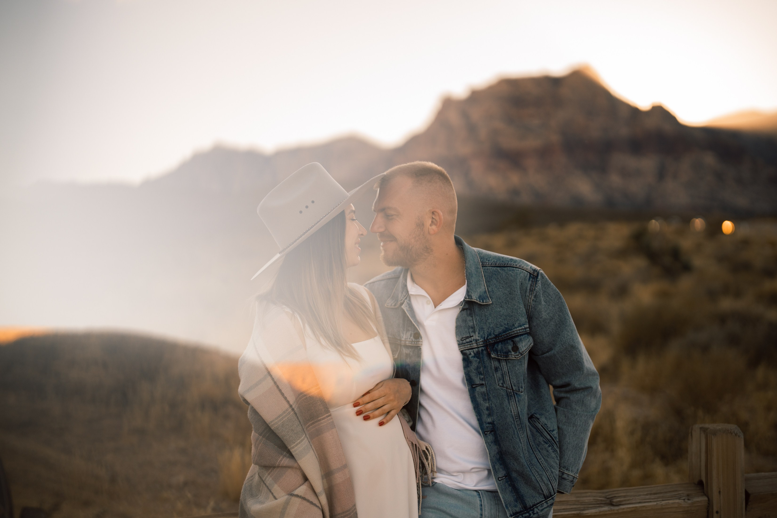Anya&Andrey. Pregnancy. Wedding & elopement photographer Viktoriya Kravtsov. Las Vegas