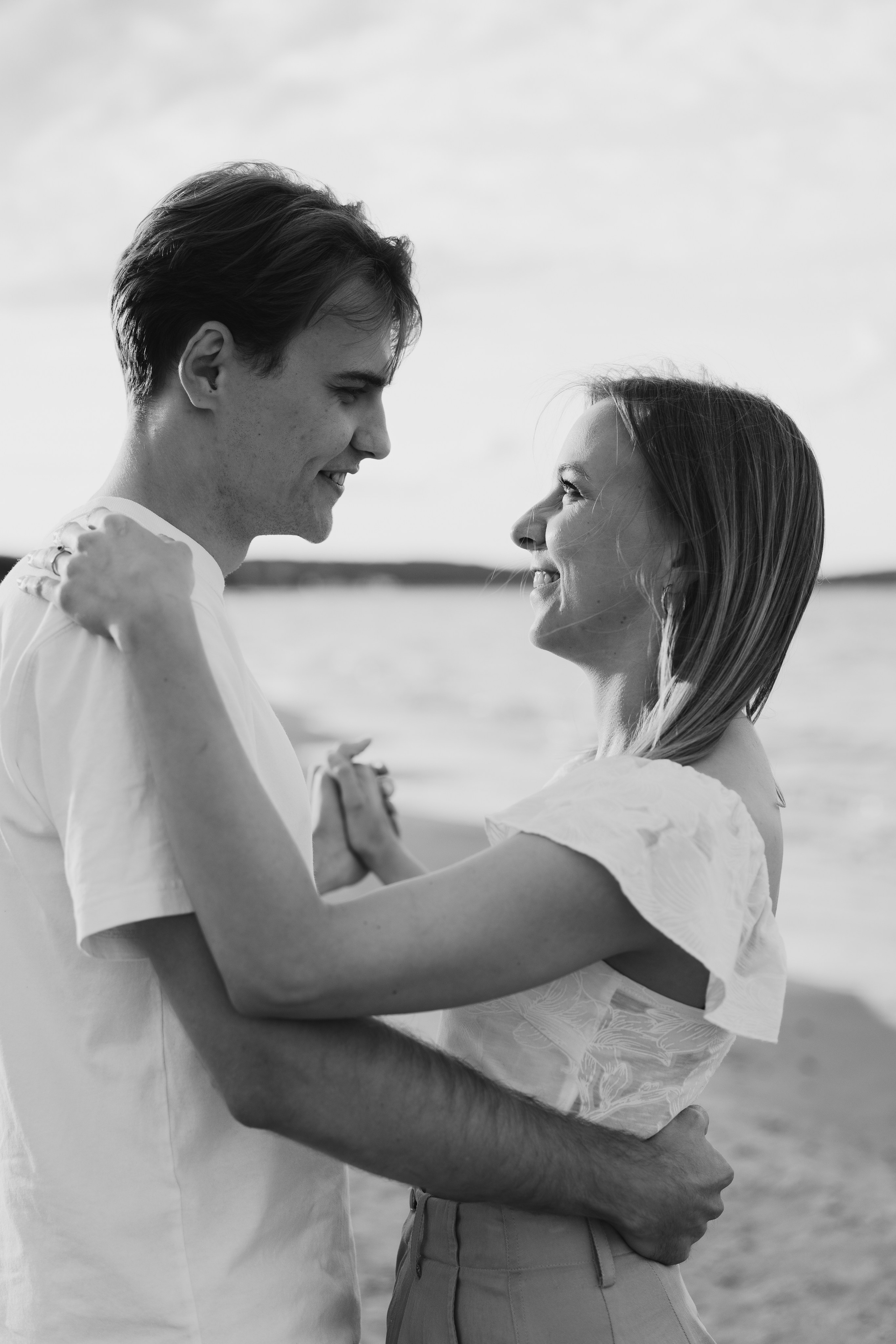 Gracjana i Damian, sesja narzeczeńska nad morzem. Fotograf ślubny & lifestyle Gdańsk, Karolina Baczewska