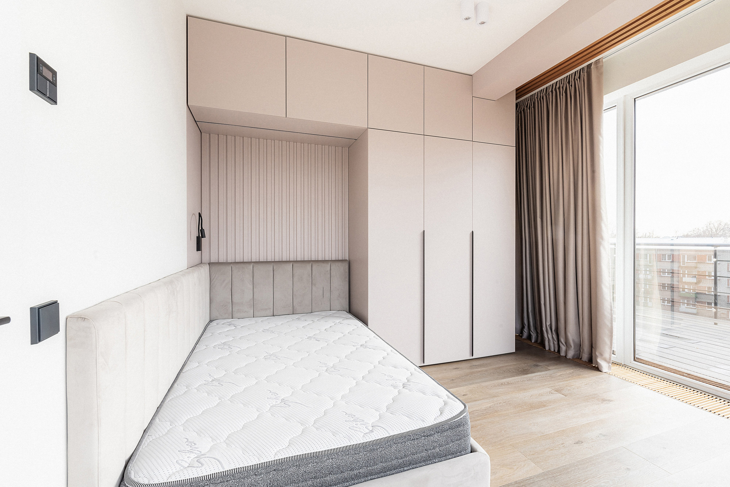 Flat on Buļļu st. Fotogrāfs Rīgā. Gīmenes, individuālās un dažādu produktu fotosesijas