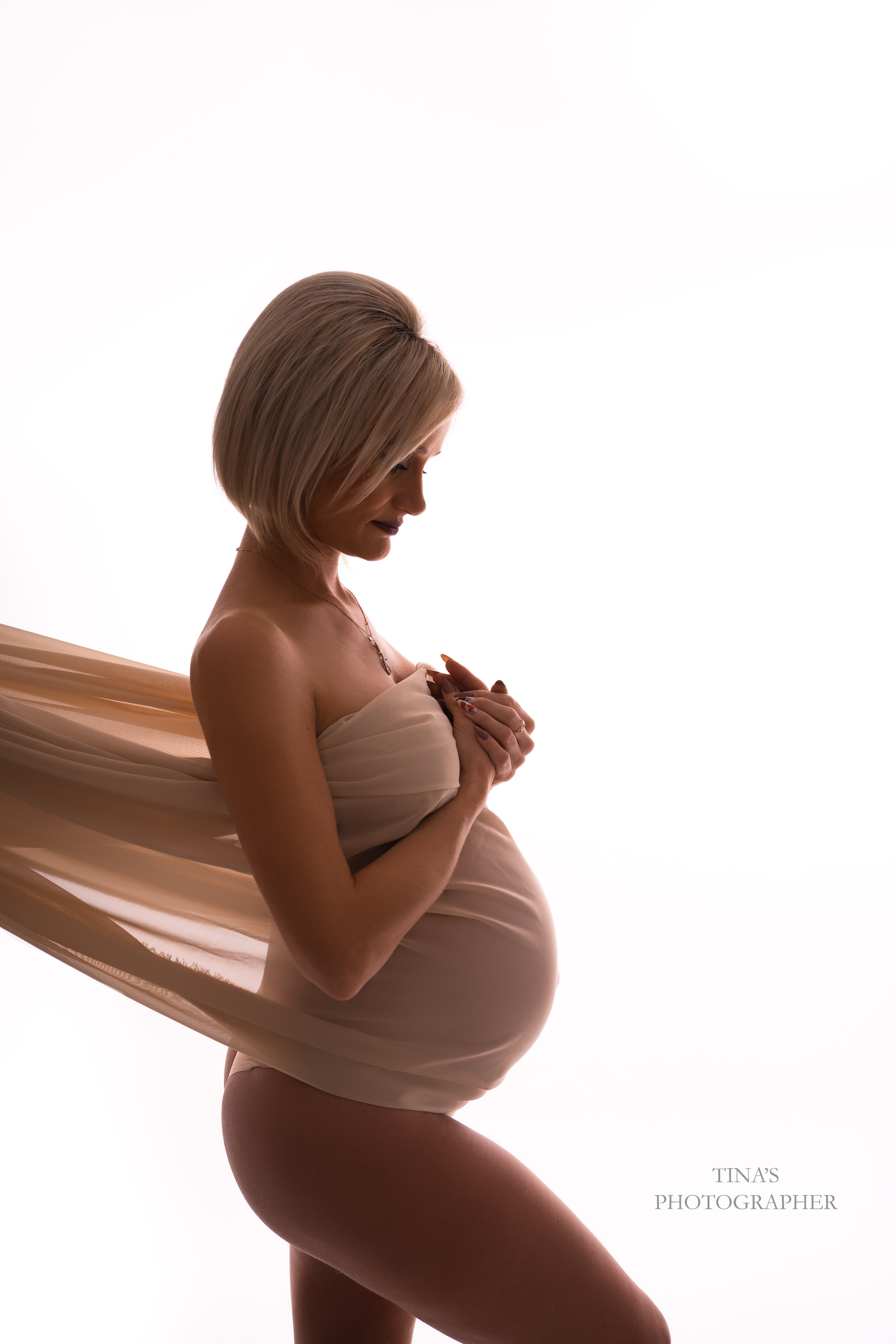 Wyjątkowa, elegancka sesja ciążowa w Łodzi. Fotograf Łódź - sesja ciążowa, noworodkowa, dziecięca. Studio w Łodzi