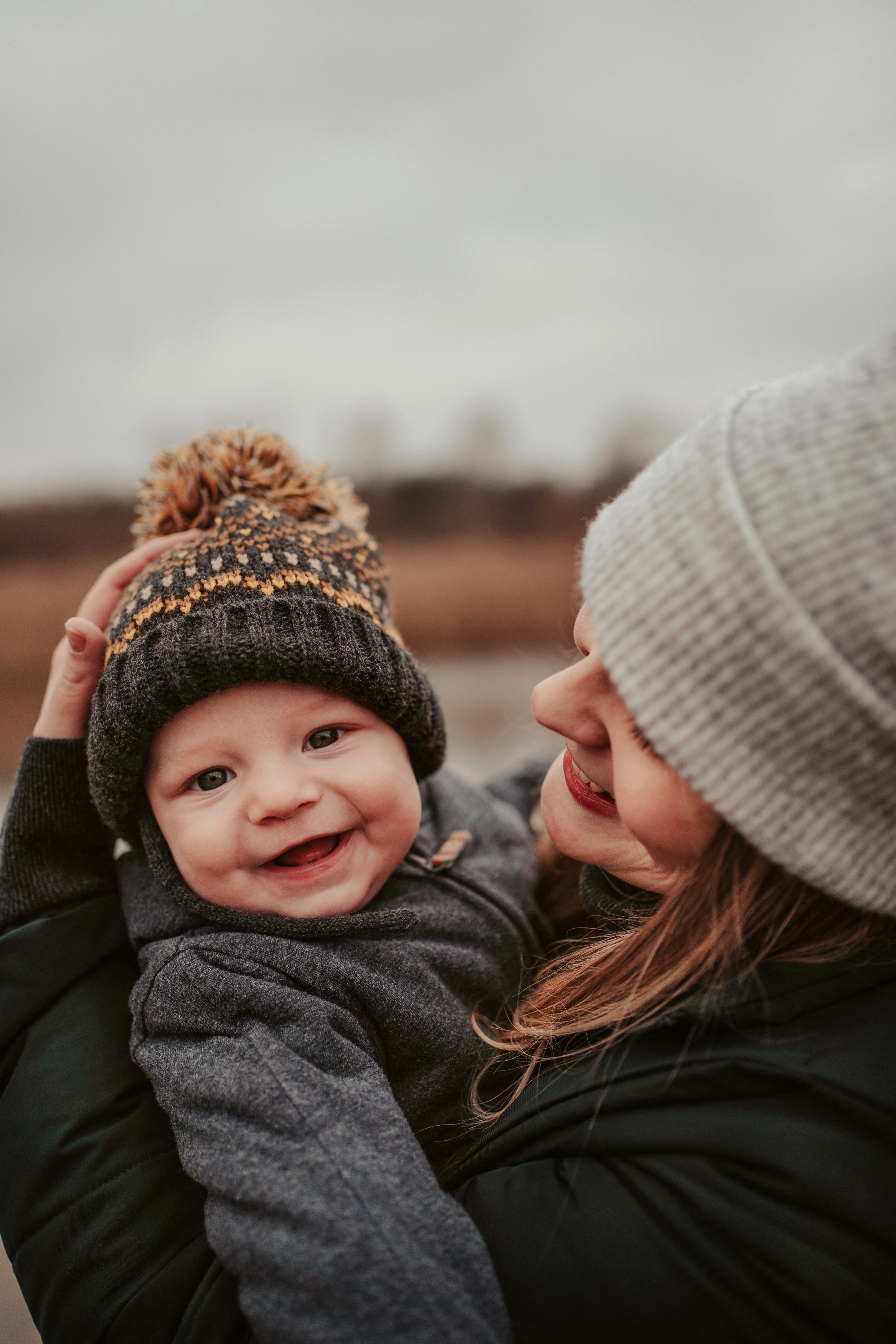 Fotografia rodzinna w Łodzi. Fotograf Łódź. Sesja noworodkowa, ciążowa.