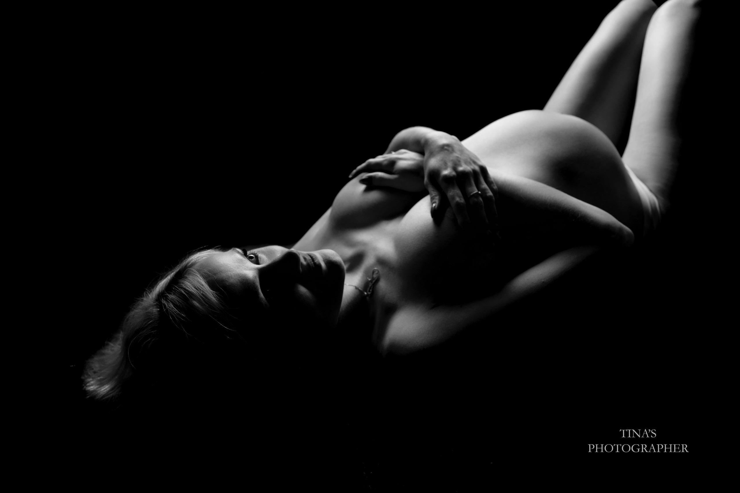 Wyjątkowa, elegancka sesja ciążowa w Łodzi. Fotograf Łódź - sesja ciążowa, noworodkowa, dziecięca. Studio w Łodzi