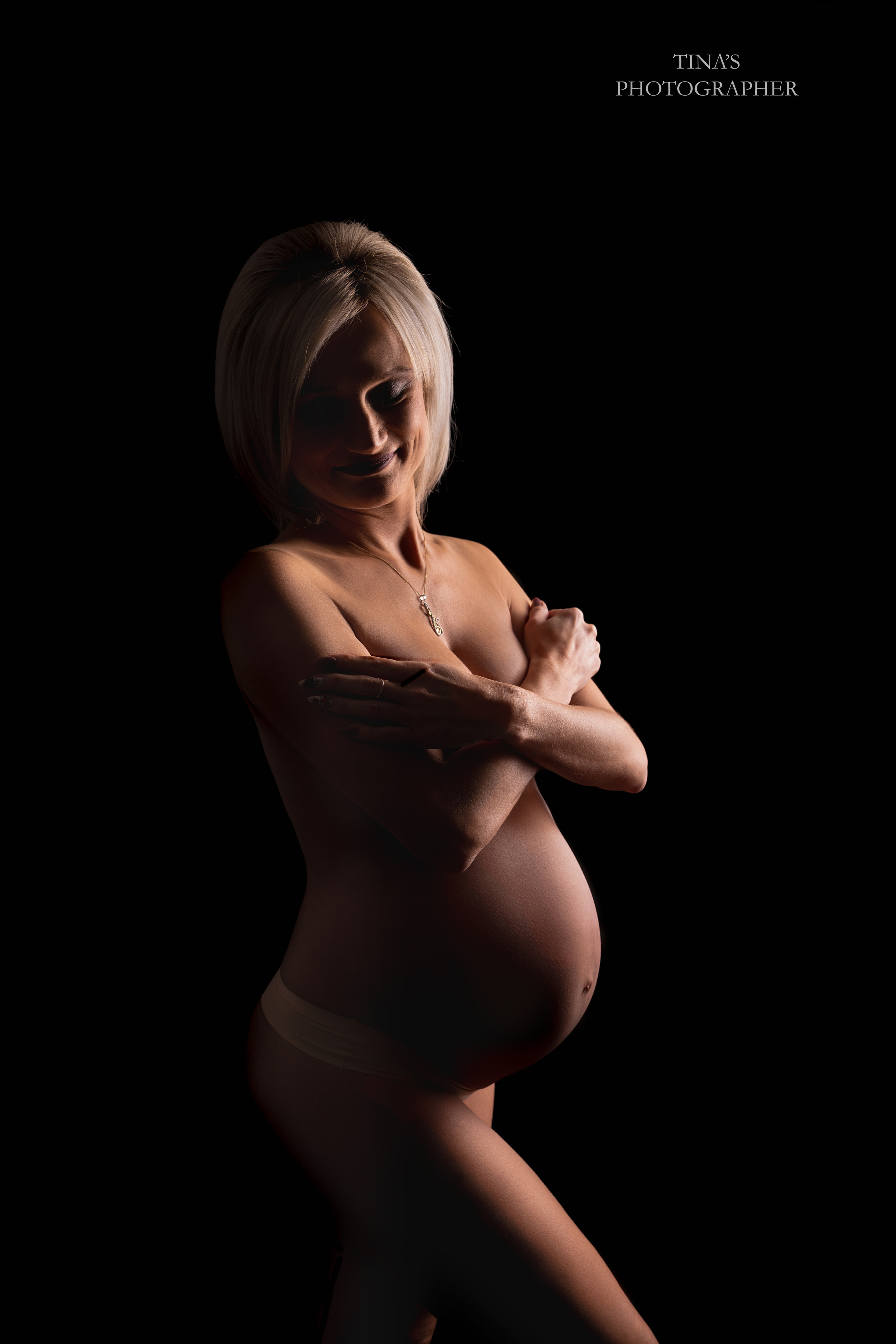 Wyjątkowa, elegancka sesja ciążowa w Łodzi. Fotograf Łódź - sesja ciążowa, noworodkowa, dziecięca. Studio w Łodzi