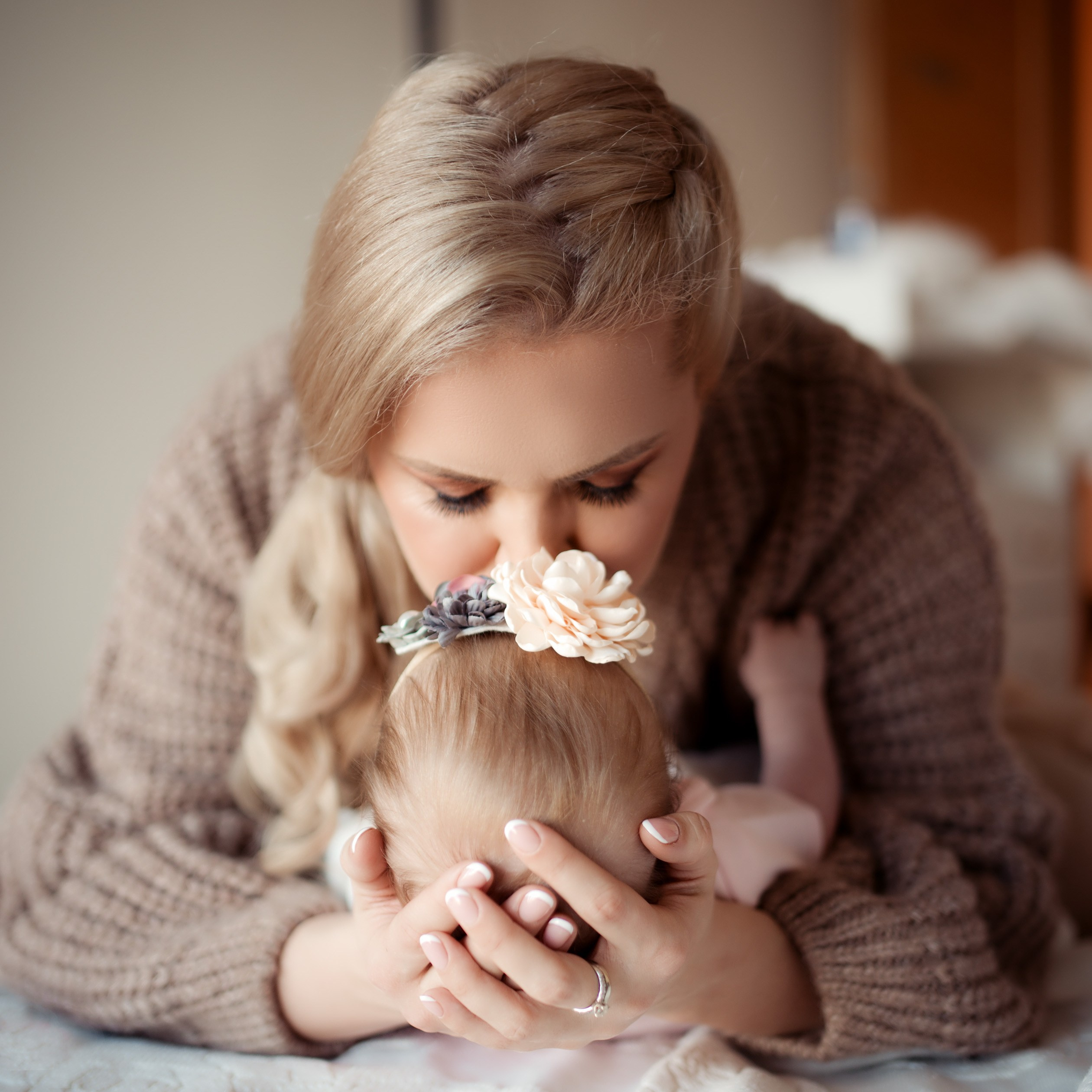 Krikštynos, krikštas, krikštynų fotosesija, ceremonija, bažnyčia krikštynų pasiruošimo fotografavimas. Krikštynų fotografas Vilnius Trakai kaina krikštynų fotografavimas fotografė personal.lt photogrpahy kainos šeima, vaikai profesionali natūrali meninė reportažinė klasikinė fotosesija, krikštynų fotosesija gamtoje