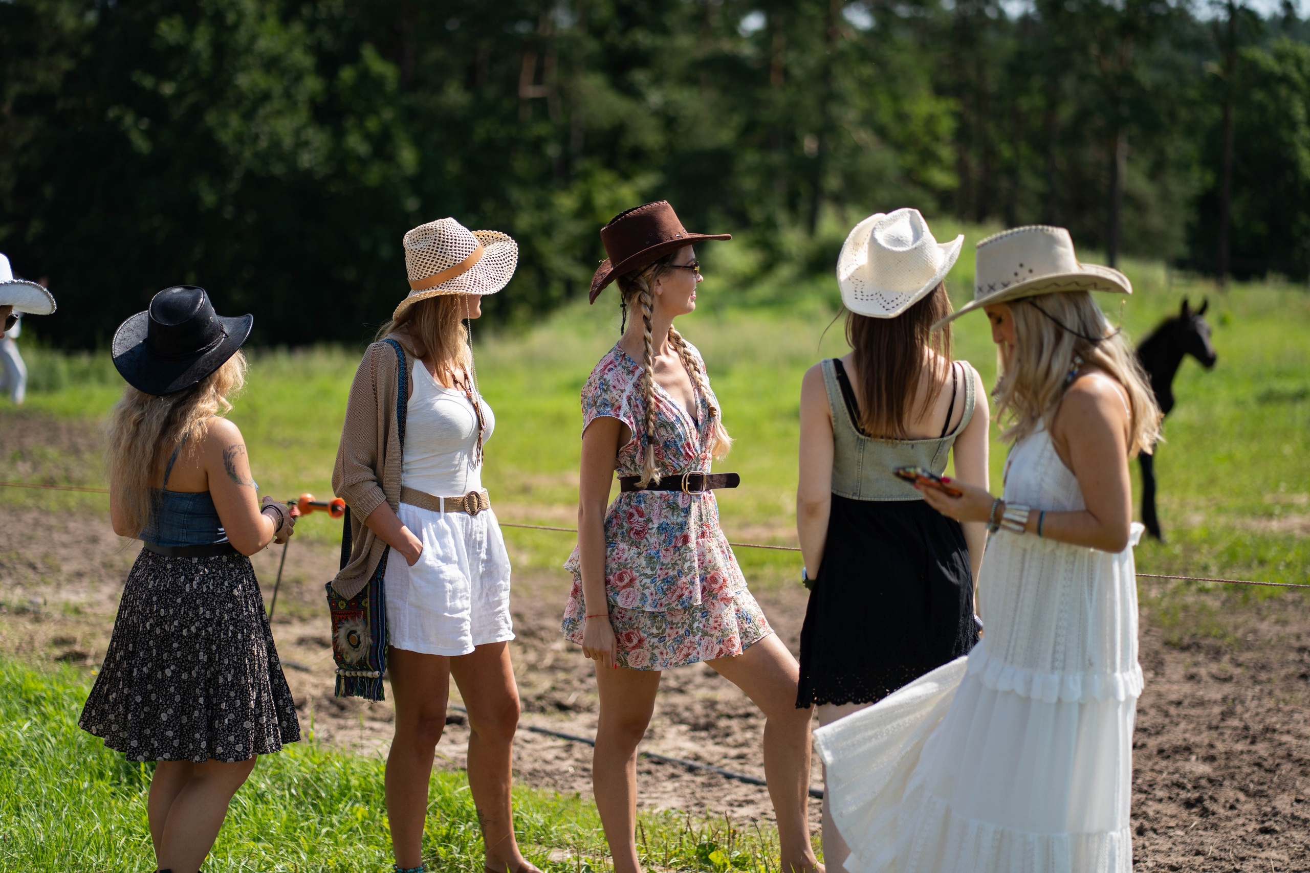 Country girls. Fotografija — Olga Bojarin