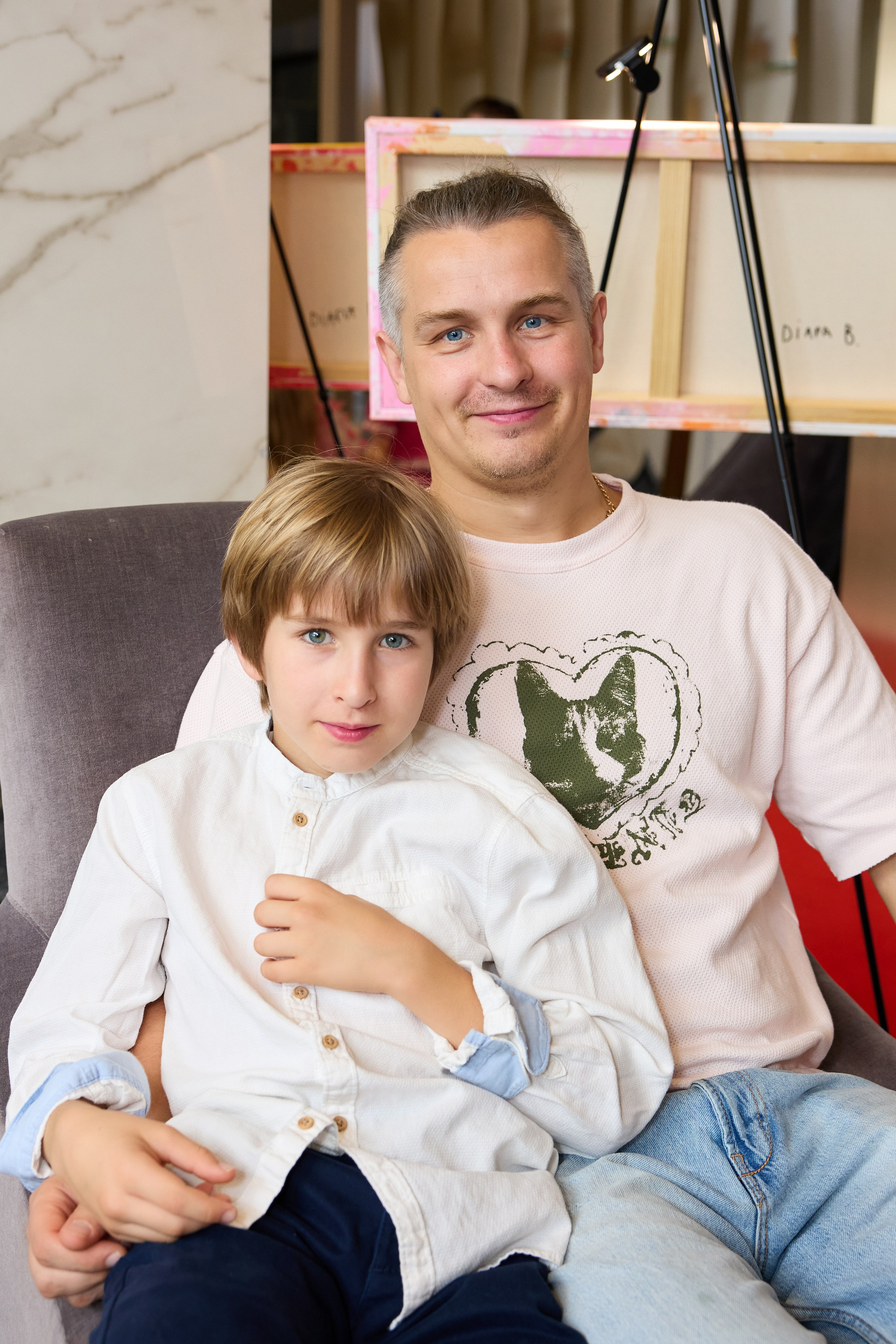 Авторская благотворительная художественная выставка Дианы Бортник. Фотограф Юлия Маковеева