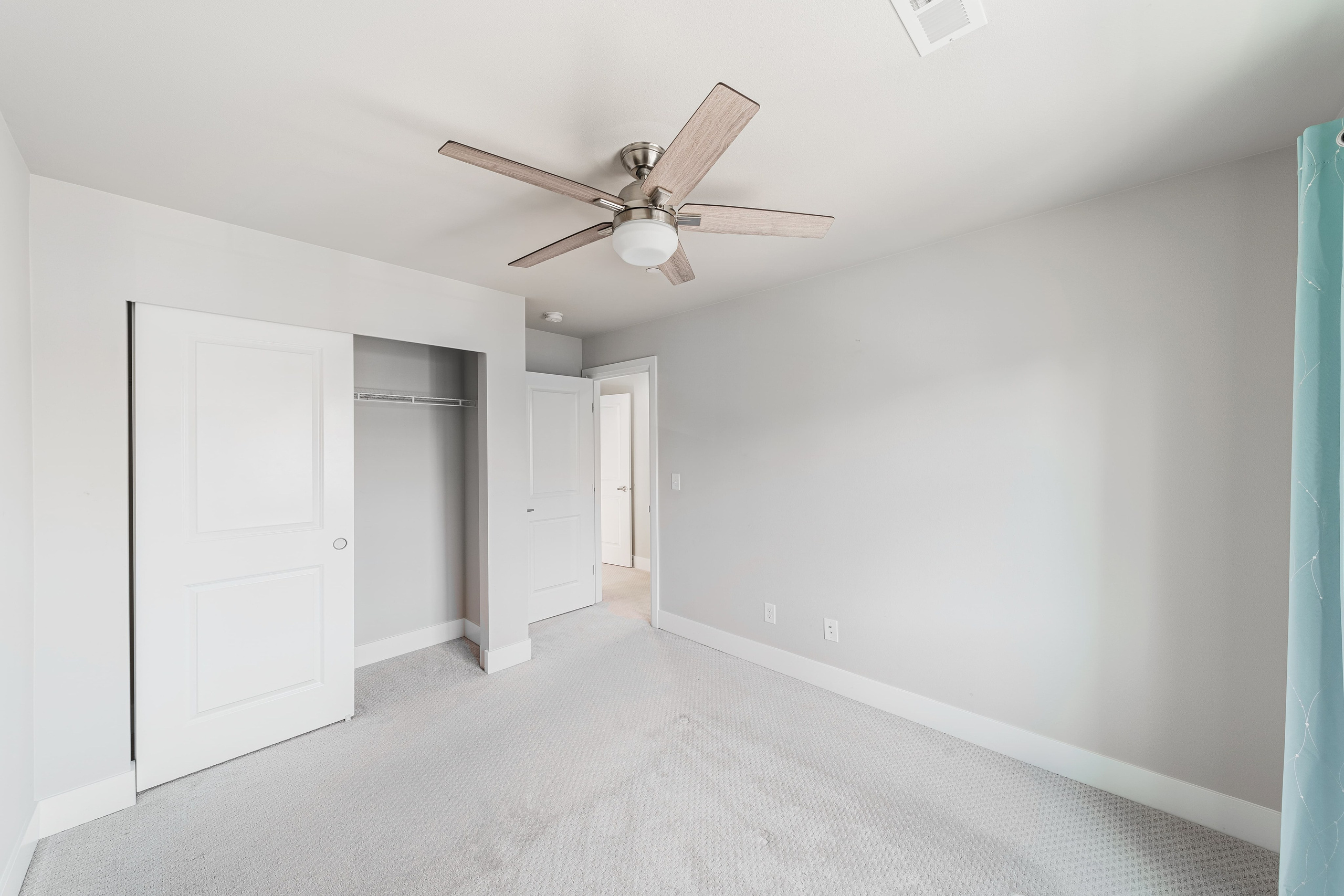 Real Estate photography. Washington state. EVAN ARISTOV WEDDING PHOTOGRAPHY — Seattle Wedding Photographer