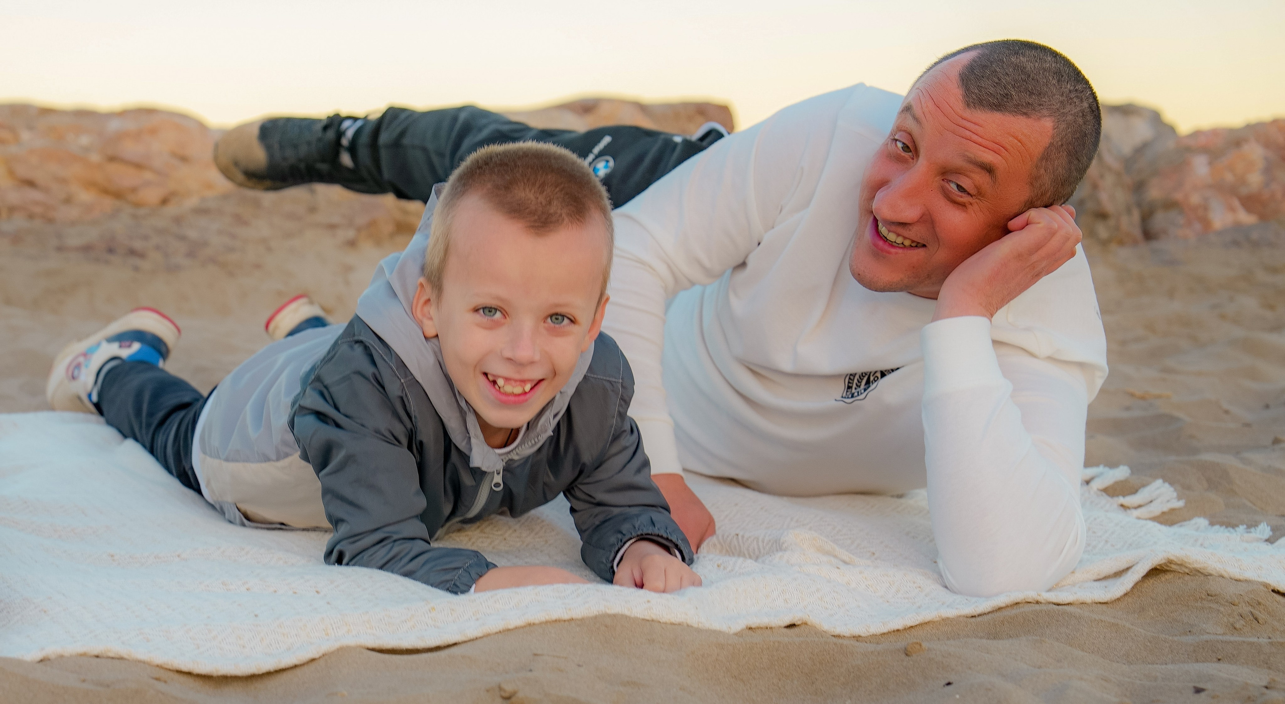 VIKA Y FAMILIA. Fotógrafa Olena Petryk. Realizo sesiones de fotos en Puerto de Sagunto