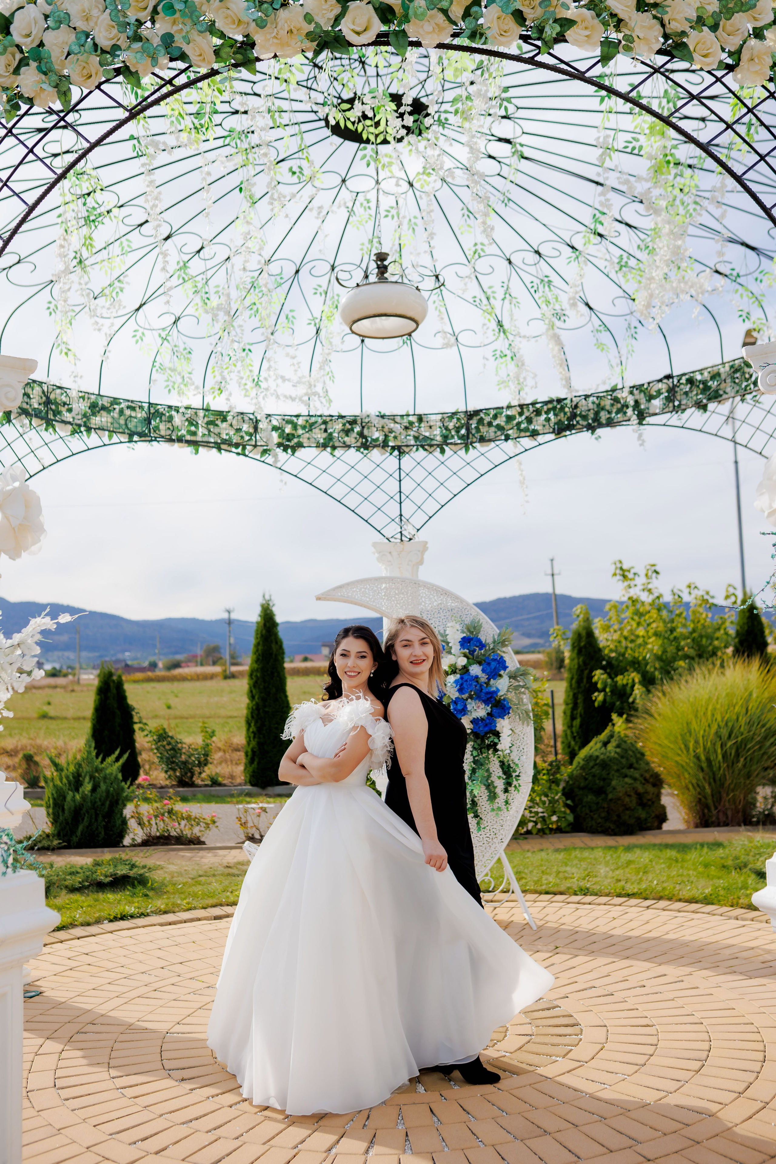 Loredana & Emilian – Ziua Nunții | Videografie - fotografie Botez Suceava, Iași, Botoșani. Servicii foto-video profesionale, pentru momente de neuitat