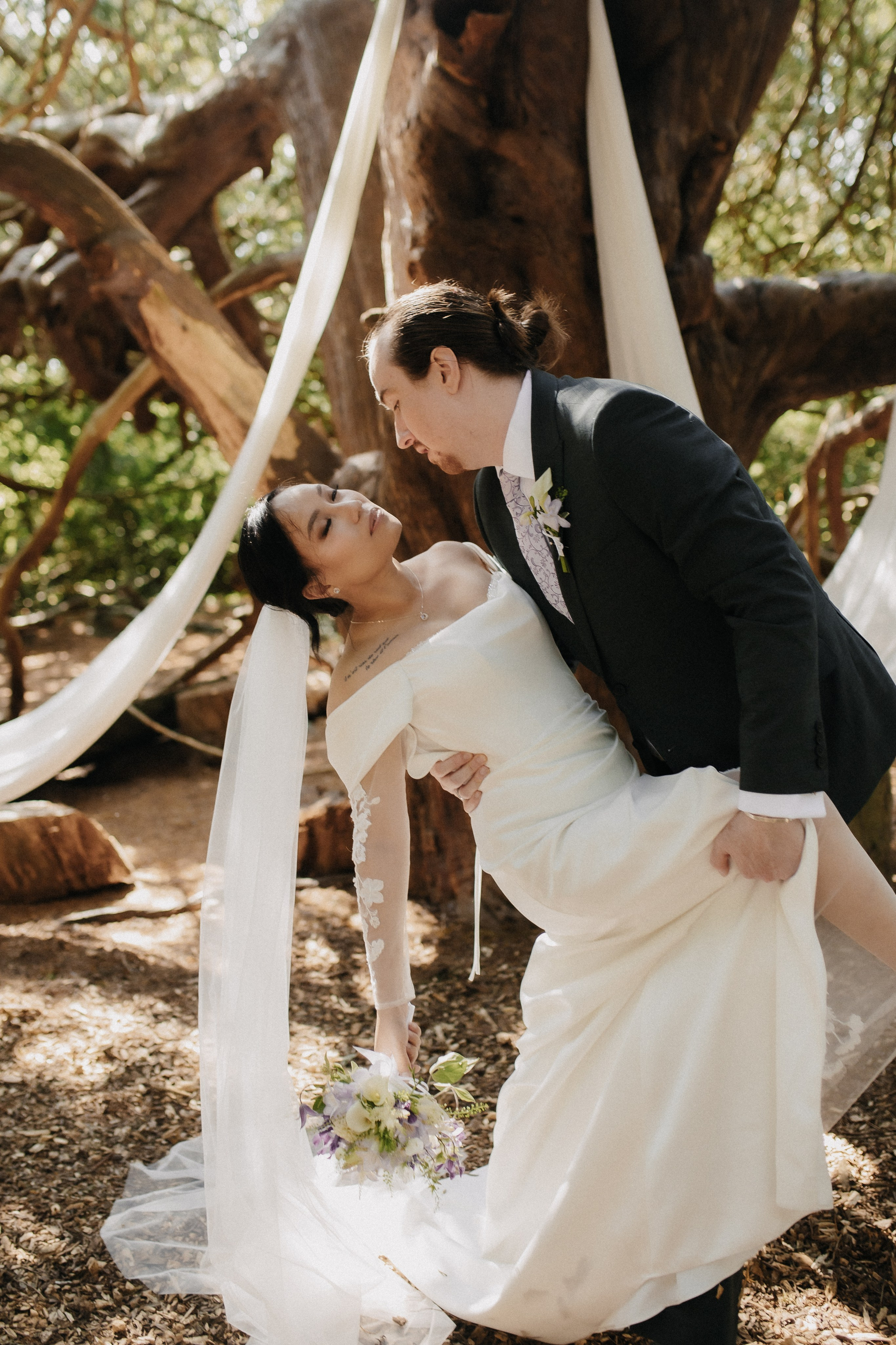 Matthew and Trinh. Wedding and Portrait Photographer Evie Moon