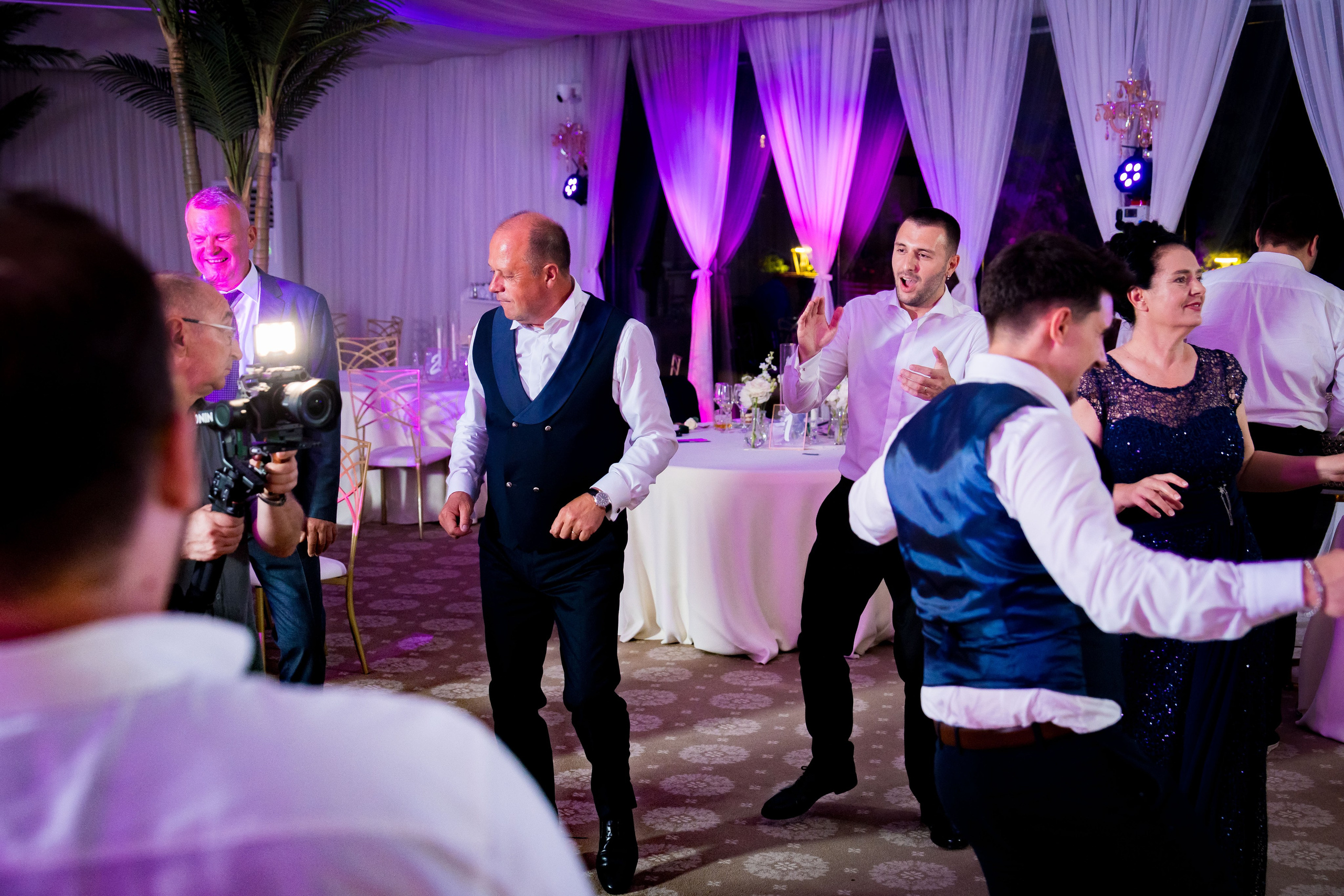 PARTY. Gabriel Florea — Fotograf nuntă București