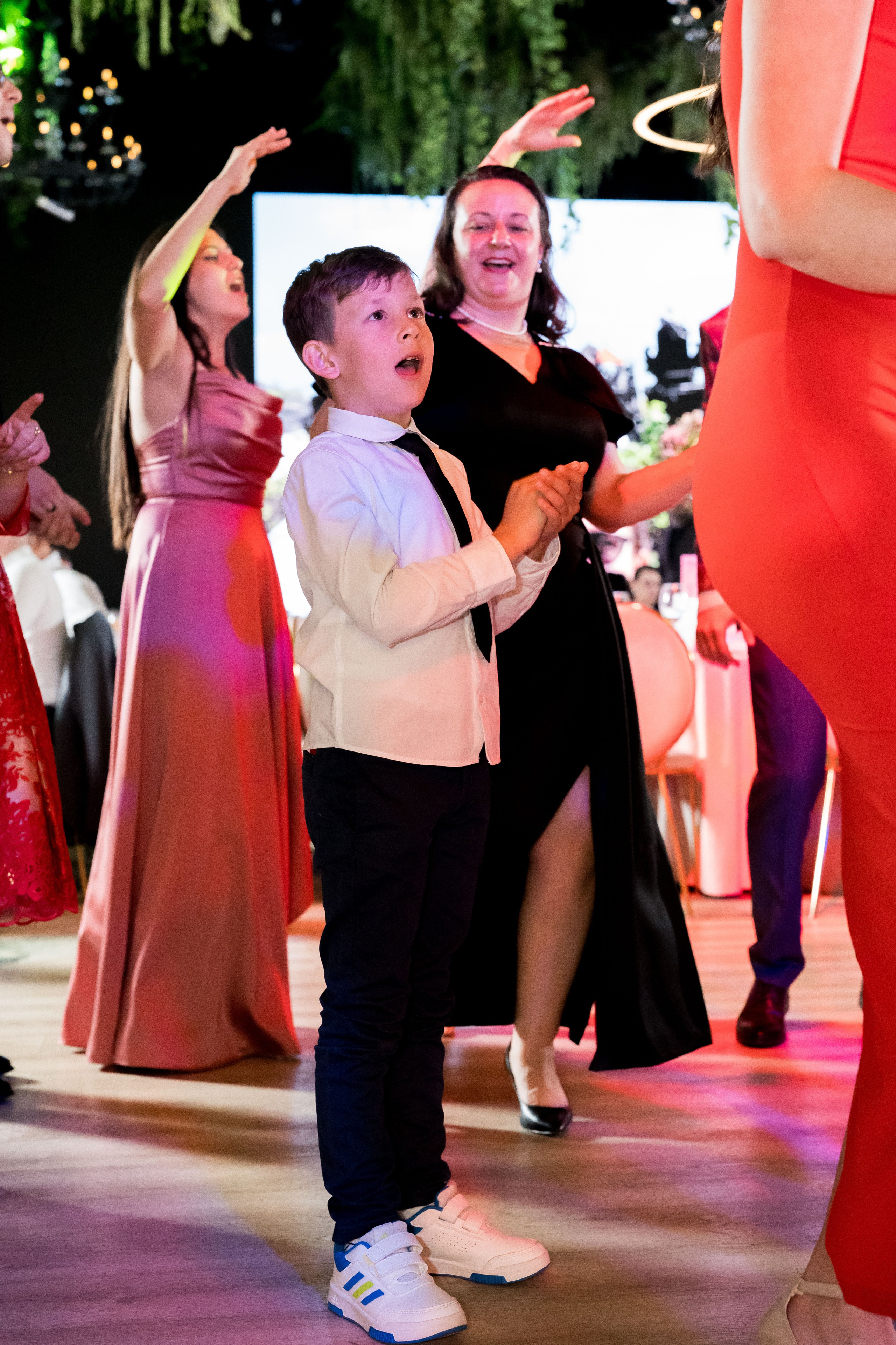 PARTY. Gabriel Florea — Fotograf nuntă București