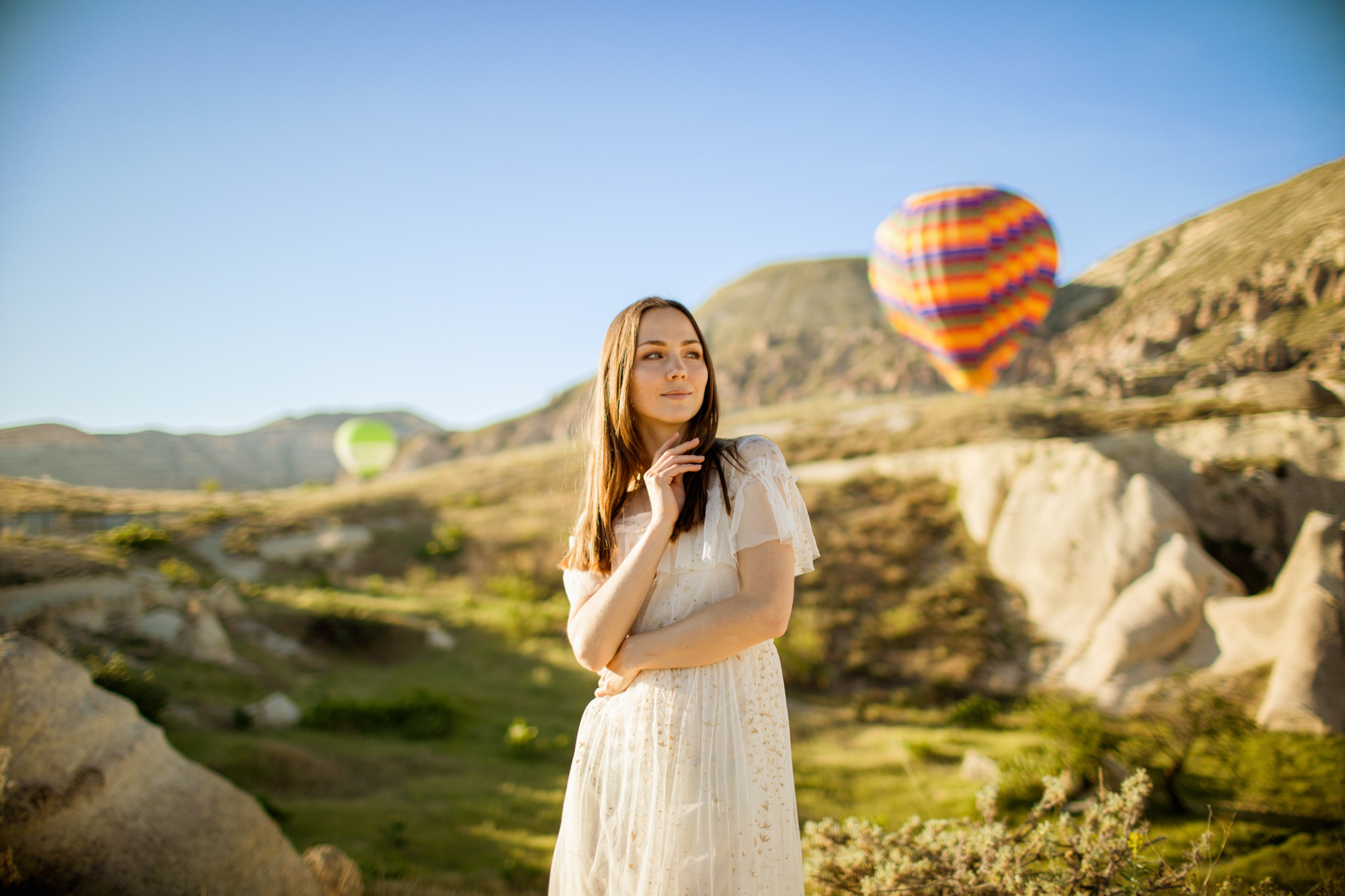 Cappadocia photo shoot at sunrise with balloons. Julia Ganch I Fashion Wedding Photography I Cappadocia Turkey