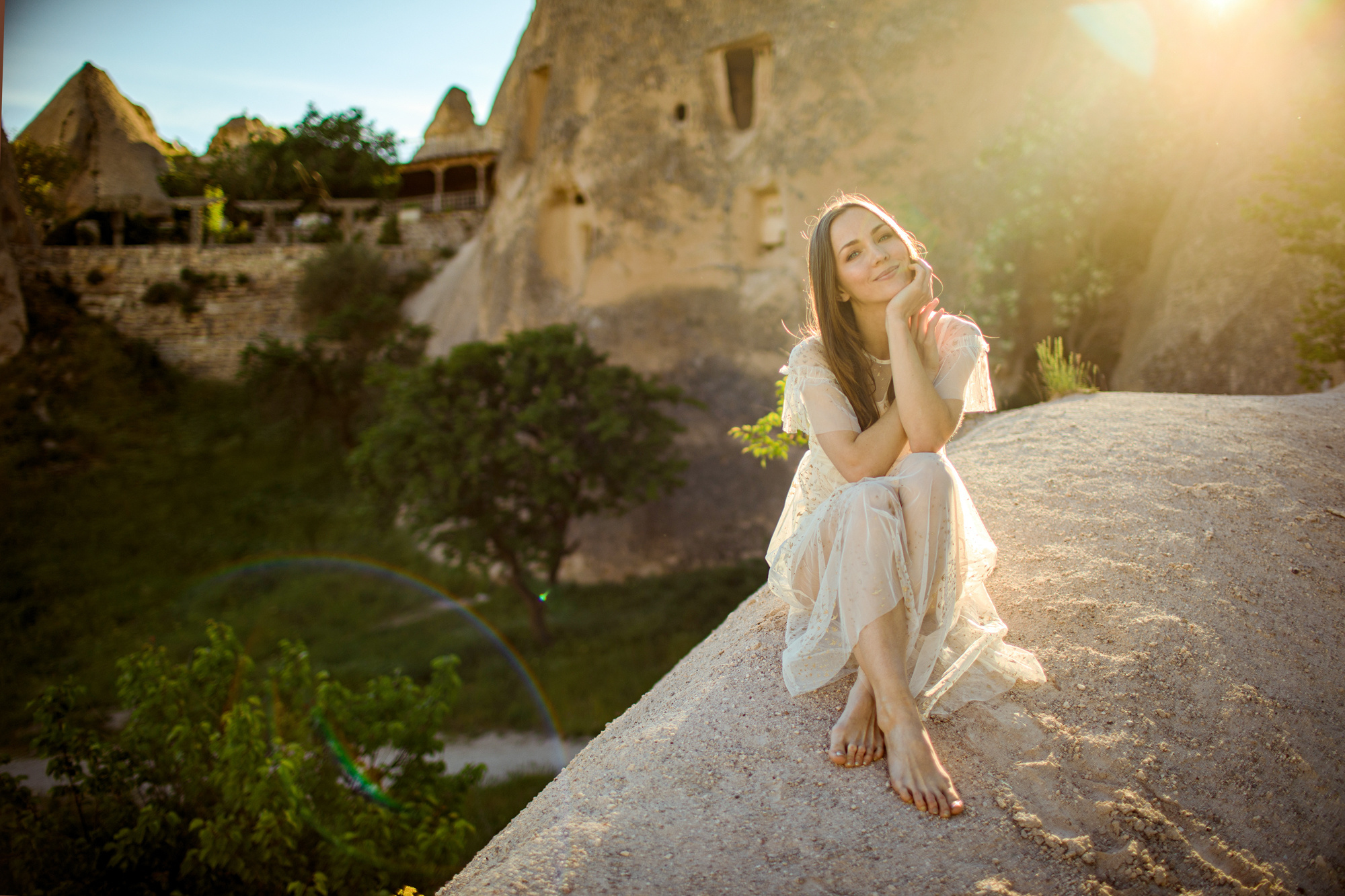 Cappadocia photo shoot at sunrise with balloons. Julia Ganch I Fashion Wedding Photography I Cappadocia Turkey