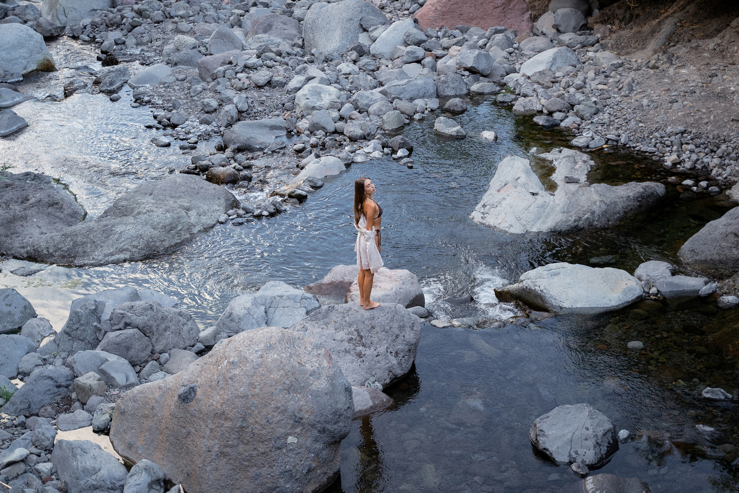 Mountain River Photoshoot with Kayla | Poço dos Chefes, Madeira Portraits. Your photographer in Madeira
