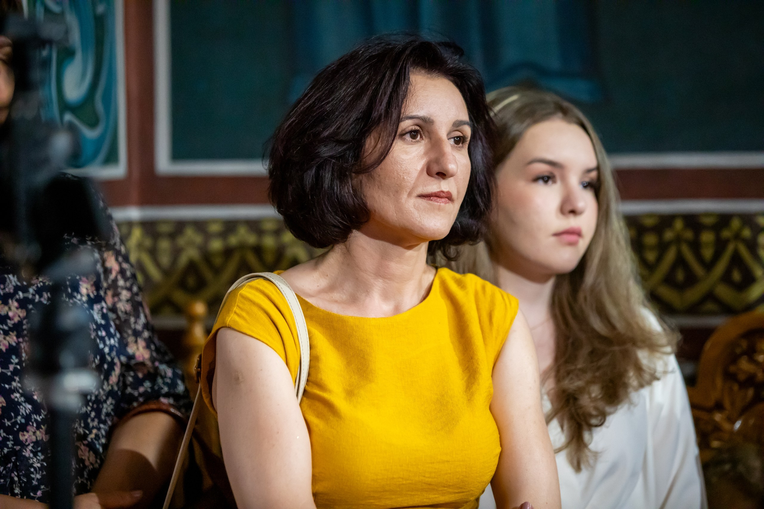 fotograf botez , fotografie botez Botoșani, fotograf Alin Chirilă, amintiri botez, fotografii botez, botez Miruna Parascheva, fotograf copii, fotografie botez în Botoșani-alt="botez , fotografie botez Alin Chirilă, amintiri botez, fotografii emoționante botez Botoșani"-- fotografii-botez-bebelus- amintiri-botez-micuț- moment-sfânt-crestinare- fotografie-emotionanta-botez- detalii-botez-bebelusi- parinti-fericiti-la-botez- fotograf-botez-profesionist- botez-in-biserica-ortodoxa- micuț-botezat-cu-emoție- zâmbete-și-lacrimi-la-botez- bebeluș-la-cristelniță- decor-botez-colorat- botez-cu-dragoste-și-credință- emotie-pura-la-botez- fotograf-botez-botosani- botez-iasi-suceava-fotograf- amintiri-nepretuite-botez-- Preotul ținându-l pe micuțul Mathias Gabriel la botez, în biserica Înălțarea Domnului, Copălău  - Detalii de la botezul lui Mathias – lumânare, trusou și icoană  - Familia lui Mathias Gabriel alături de micuț, în ziua botezului  - Portret emoționant cu mama și bebelușul în brațe, în biserică,fotograf profesionist evenimente Botoșani, Iași, Suceava, Fălticeni, Bacău, Pașcani, Roman - AlinoFotoStudio by Alin Chirilă - servicii foto nuntă, botez, cununie, ședințe foto creative, albume personalizate, fotografii emoționante și calitative pentru cele mai importante momente din viață,fotograf nuntă Botoșani Alin Chirilă,  ședință foto botez Iași - AlinoFotoStudio,  servicii fotograf profesionist evenimente Suceava,  fotograf cununie civilă Fălticeni - Alin Chirilă,  album foto nuntă personalizat Bacău.“Bebeluș botezat în biserică, ținut în brațe de nași”	•	“Detaliu cu lumânarea de botez decorată cu flori albe”	•	“Părinți emoționați alături de copilul lor la ceremonia de botez”	•	“Masa festivă de botez cu decor tematic și tort personalizat”	•	“Momentul în care preotul toarnă apă sfințită pe fruntea bebelușului”	“Bebeluș în rochie albă de botez, zâmbind în brațele mamei”	•	“Detaliu cu cruciulița de botez așezată pe o pernă de satin”	•	“Părinți și nași aprinzând lumânările în timpul ceremoniei de botez”	•	“Tort de botez decorat cu figurine tematice și numele copilului”	•	“Copil botezat dormind liniștit în pătuțul decorat festiv”	•	“Momentul în care preotul binecuvântează copilul în fața altarului”	•	“Invitați adunându-se în jurul mesei festive la petrecerea de botez”	•	“Bebeluș ținând în mână o jucărie personalizată primită la botez”	•	“Familie fericită pozând împreună după ceremonia de botez”	•	“Decor tematic cu baloane și flori la locația petrecerii de botez” fotograf Botoșani fotograf evenimente fotograf botez Alin Chirila fotograf alinofotostudio.fotograf botez Amelis Maria, fotografie botez Botoșani, fotograf Alin Chirilă, amintiri botez, fotografii botez, botez Amelis Maria, fotograf copii, fotografie botez în Botoșani,