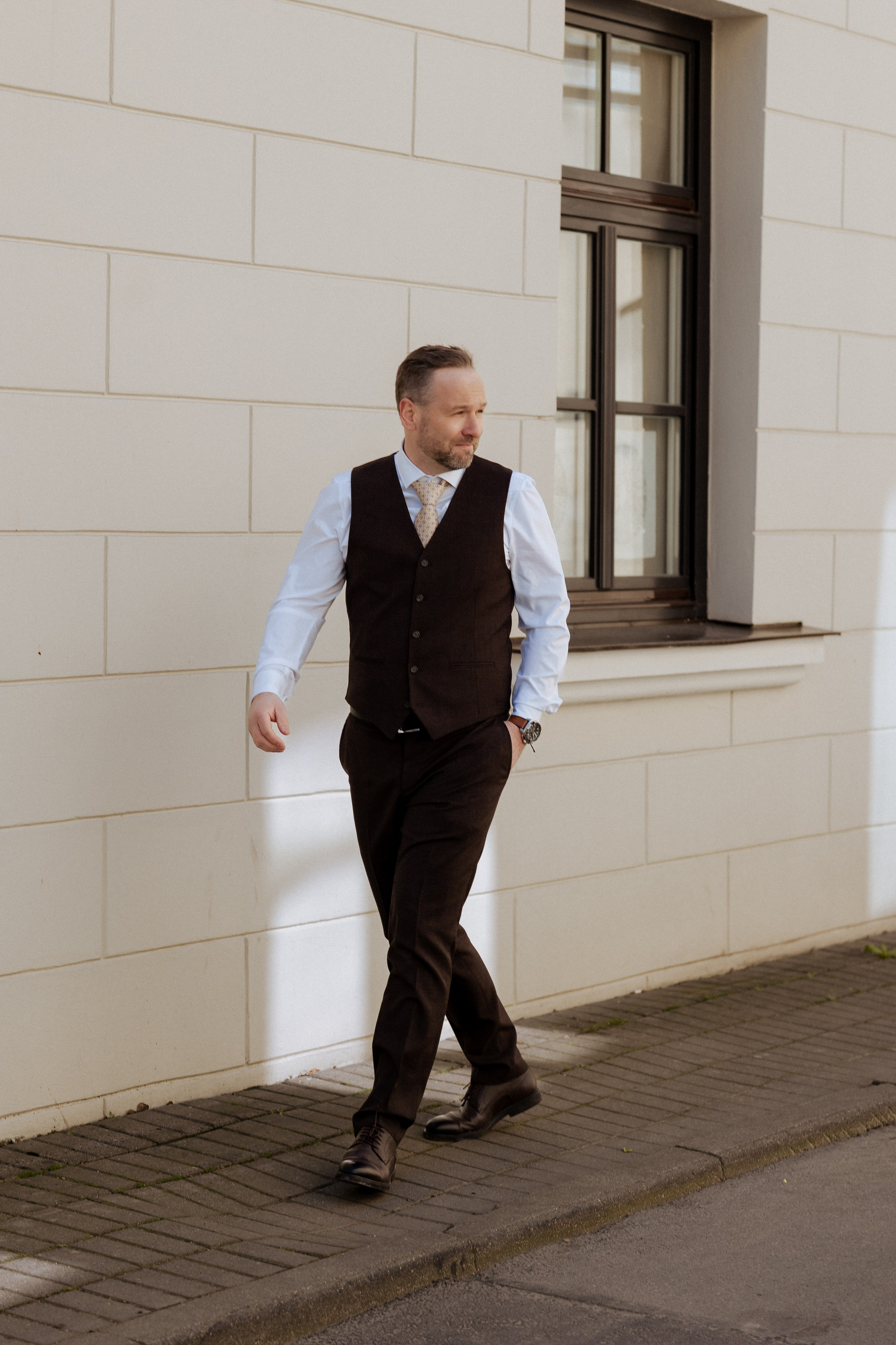 Monika ir Vytautas — miestu alsuojanti trumpa jaunųjų fotosesija Kaune