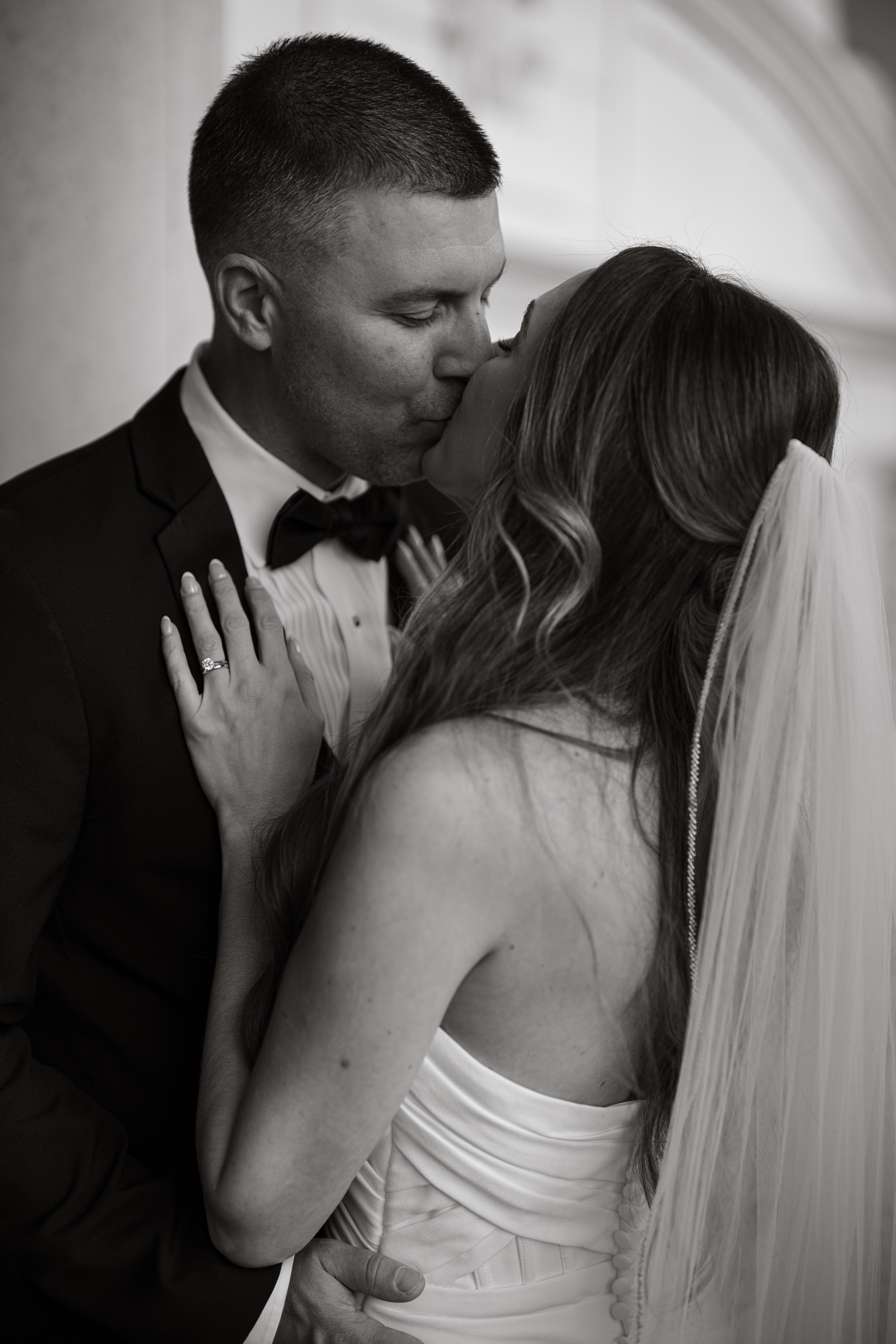 L&C. Wedding & elopement photographer Viktoriya Kravtsov. Las Vegas