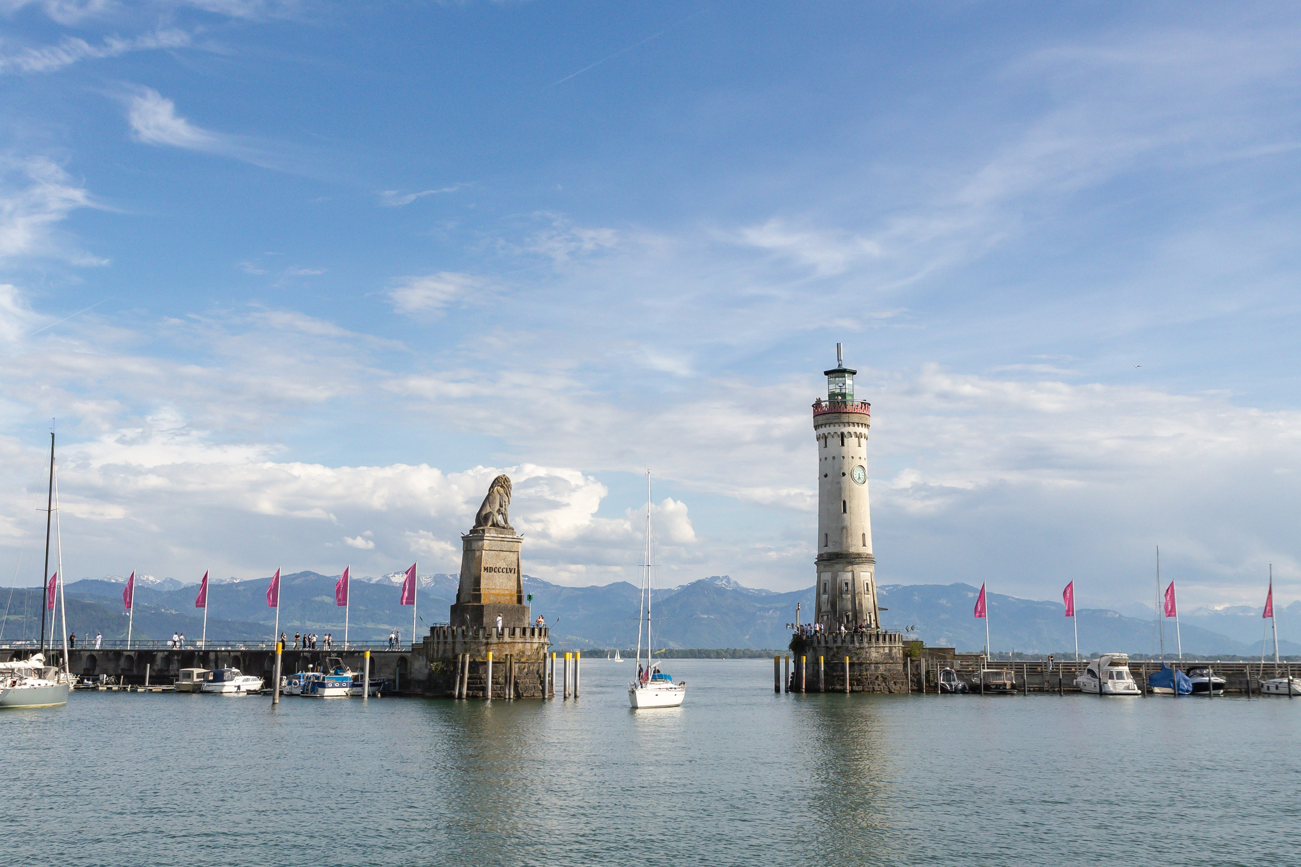 <img src="bild1.jpg" alt="Lindau Insel Fotografie kaufen"><img src="bild2.jpg" alt="Lindau Bodensee Bilder"><img src="bild3.jpg" alt="Lindau Altstadt Fotos kaufen"><img src="bild4.jpg" alt="Lindau Hafen Fotodruck"><img src="bild5.jpg" alt="Lindau Uferpromenade Wandbilder"><img src="bild6.jpg" alt="Lindau Kunstfotografie kaufen"><img src="bild7.jpg" alt="Lindau Leuchtturm und Löwe Bilder"><img src="bild8.jpg" alt="Lindau Innenstadt schöne Bilder"><img src="bild9.jpg" alt="Lindau Landschaftsfotografie kaufen"><img src="bild10.jpg" alt="Lindau Bodensee Fotos als Deko">