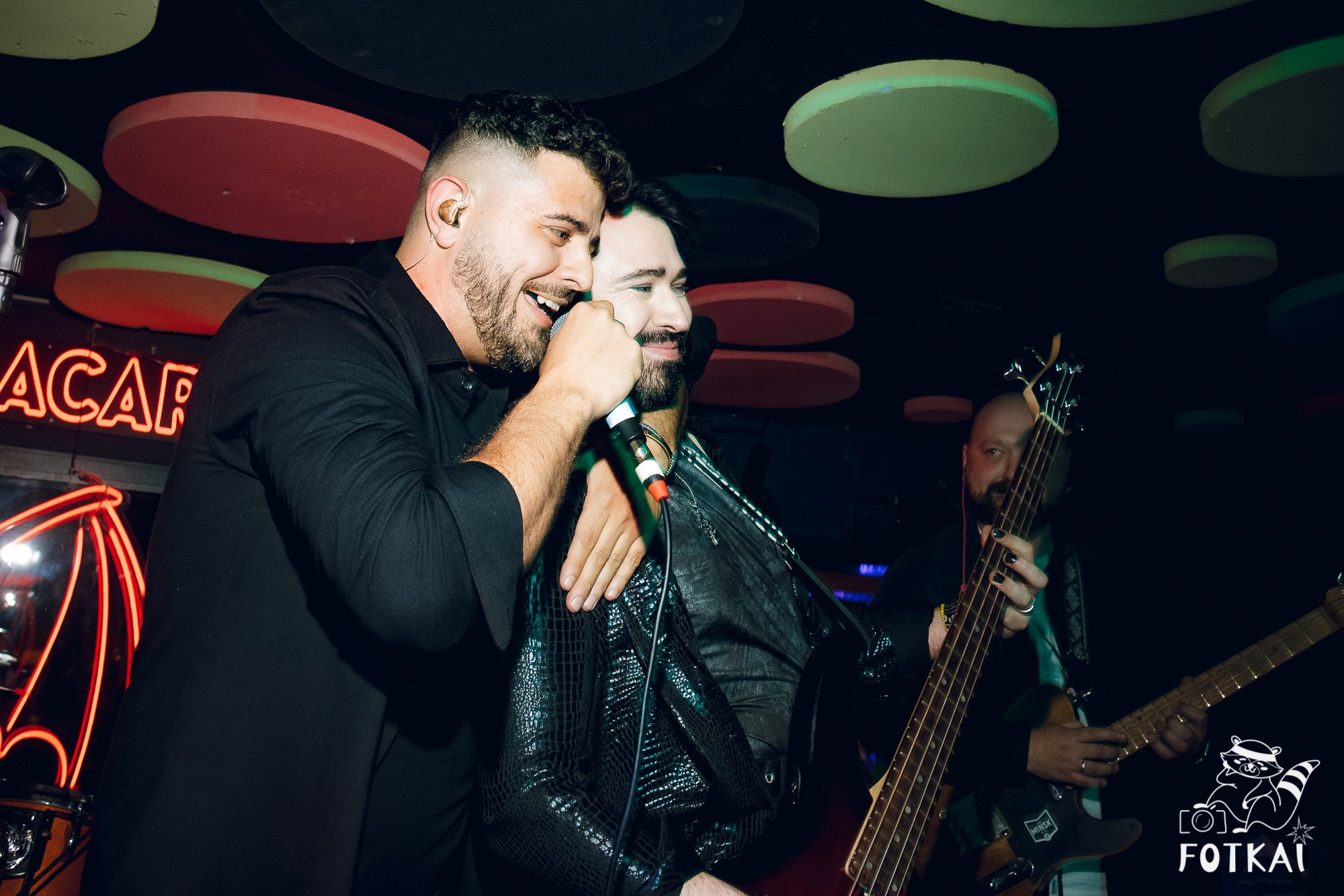 Концерт Delyrio в Confetti Playa Alicante — живое выступление группы, февраль 2026 | FOTKAI