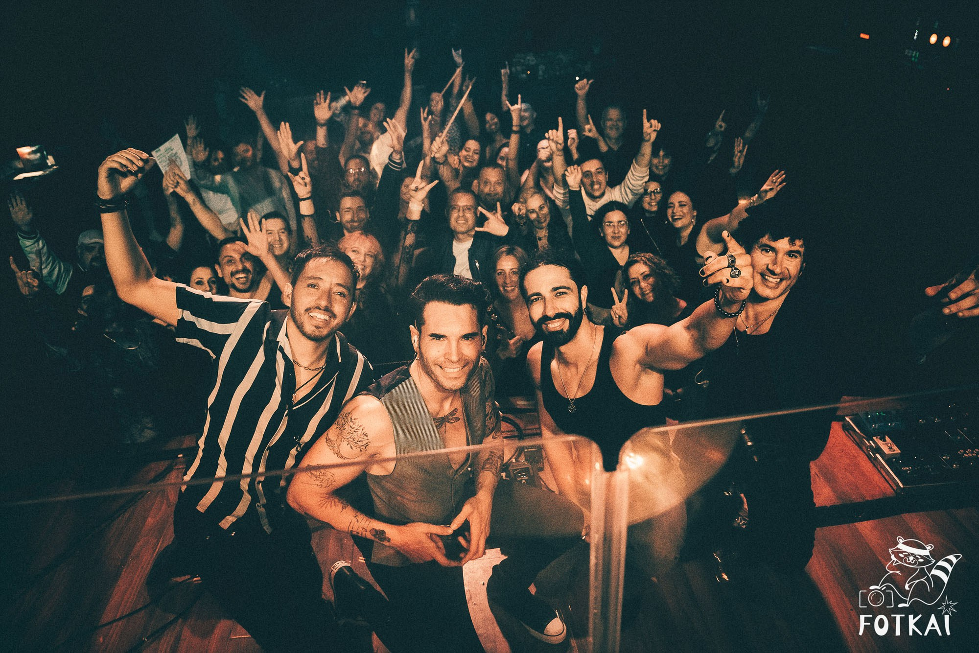 DENISDENIS — reportaje fotográfico del concierto en la Sala Marearock (Alicante) | FOTKAI