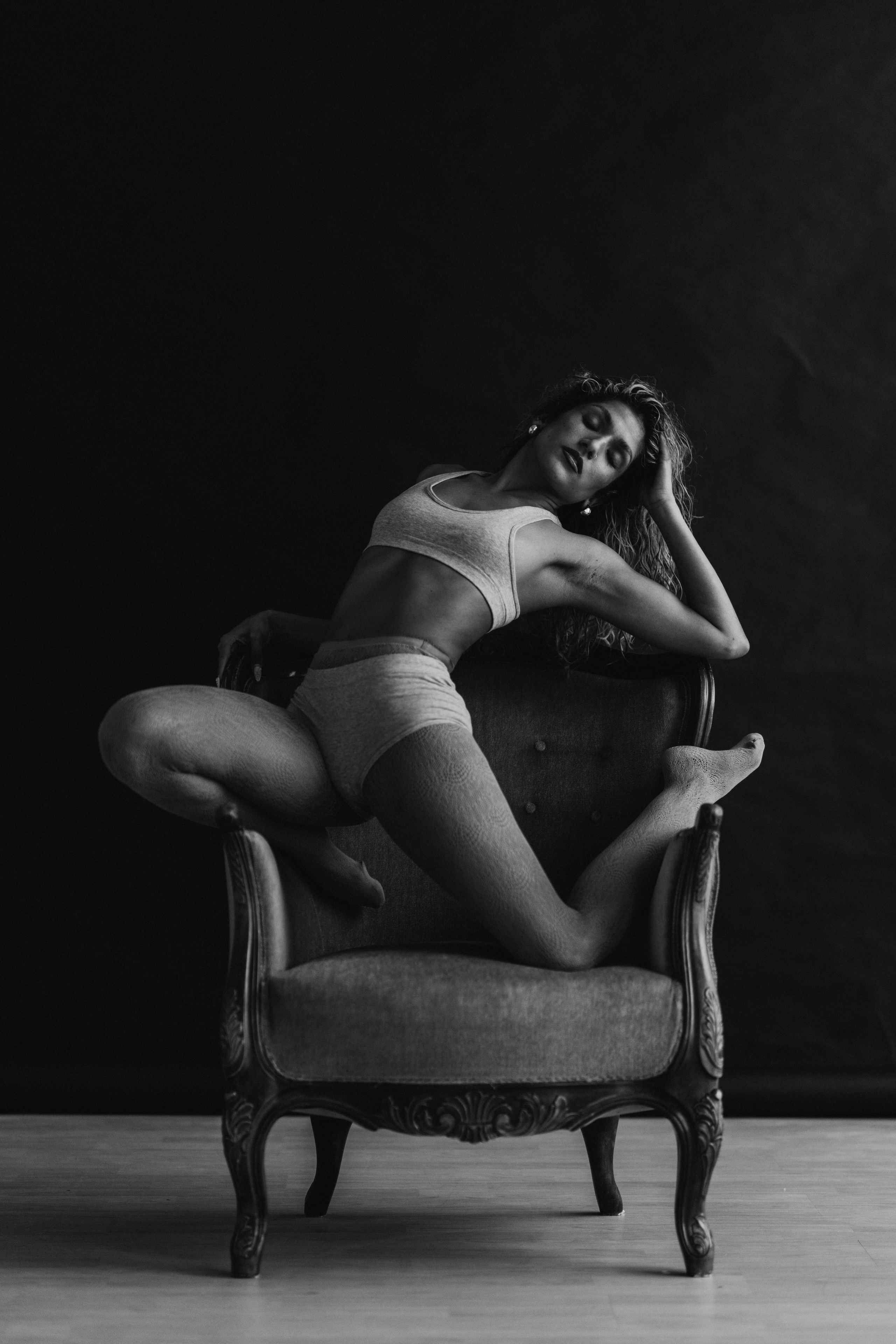 DANCERS. Victoria Olonen – Cinematic Portrait Artist | Helsinki & Europe