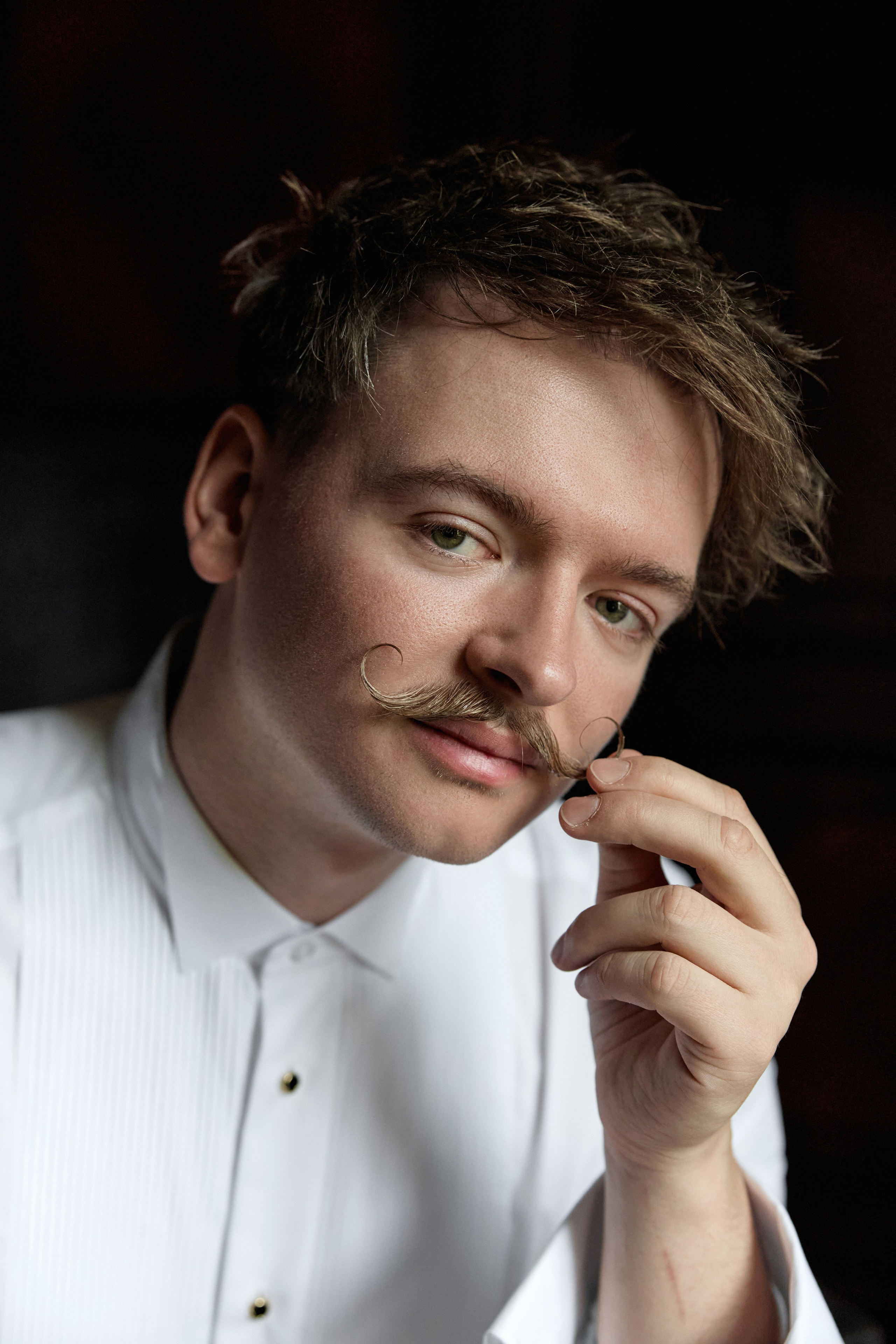 Wiktoria & Kacper. Pałac Goetz. Fotograf ślubny i rodzinny w Krakowie Yana Klymova