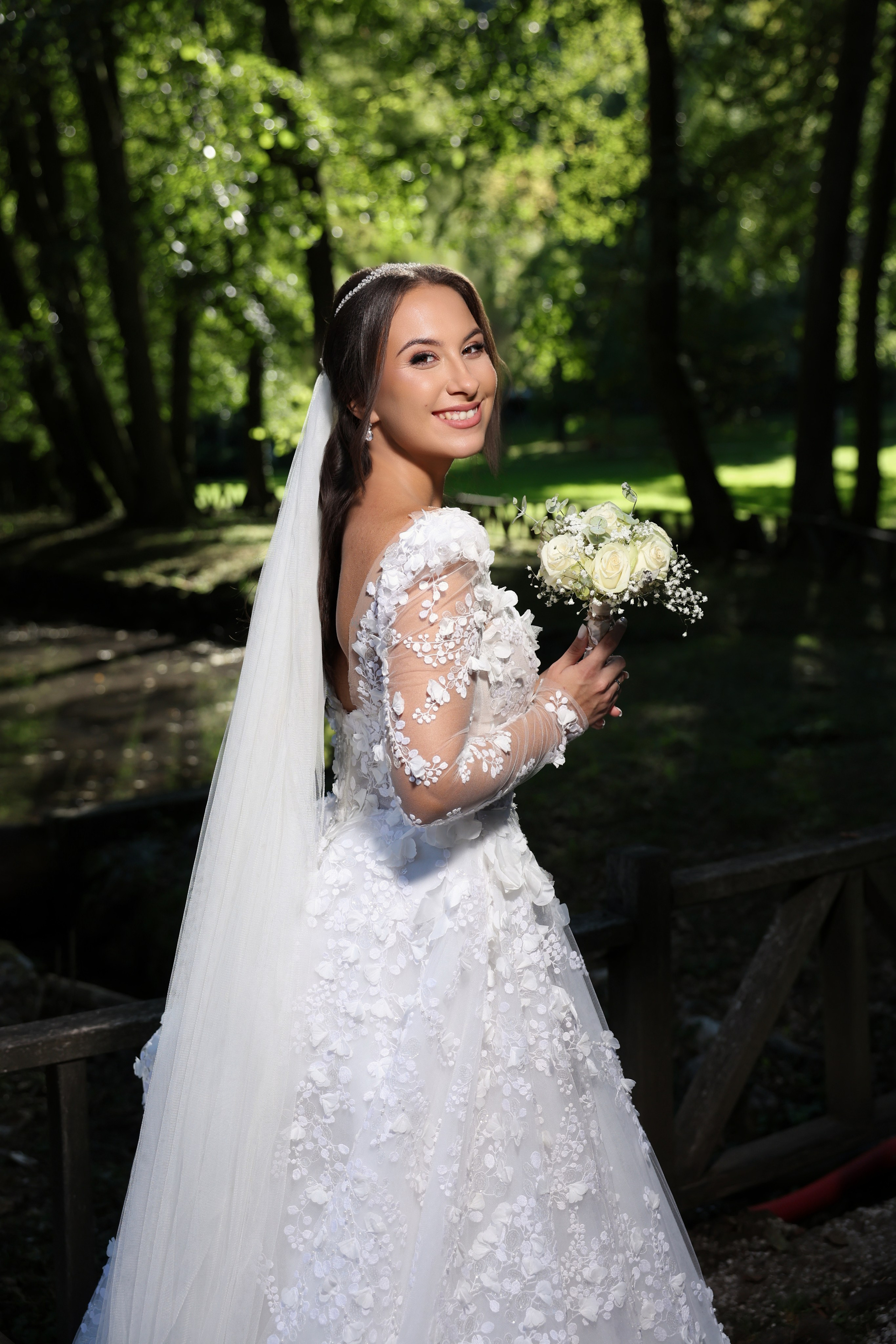 Almedina & Alen. Wedding photographer based in Europe