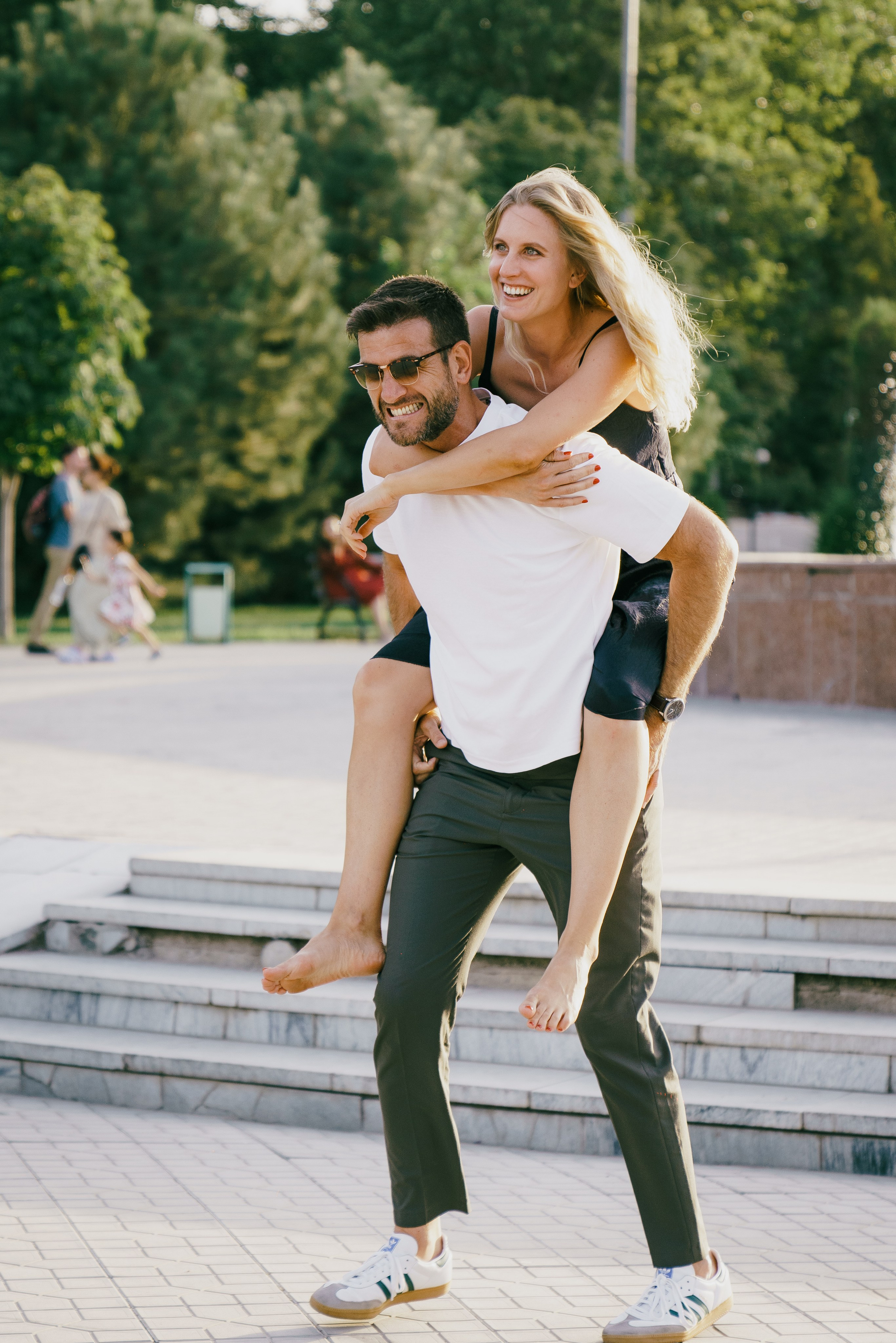 Love Story photoshoot in Samarkand with the backdrop of Gur-Emir. Photographer in Uzbekistan and Samarkand Djasur Marupov