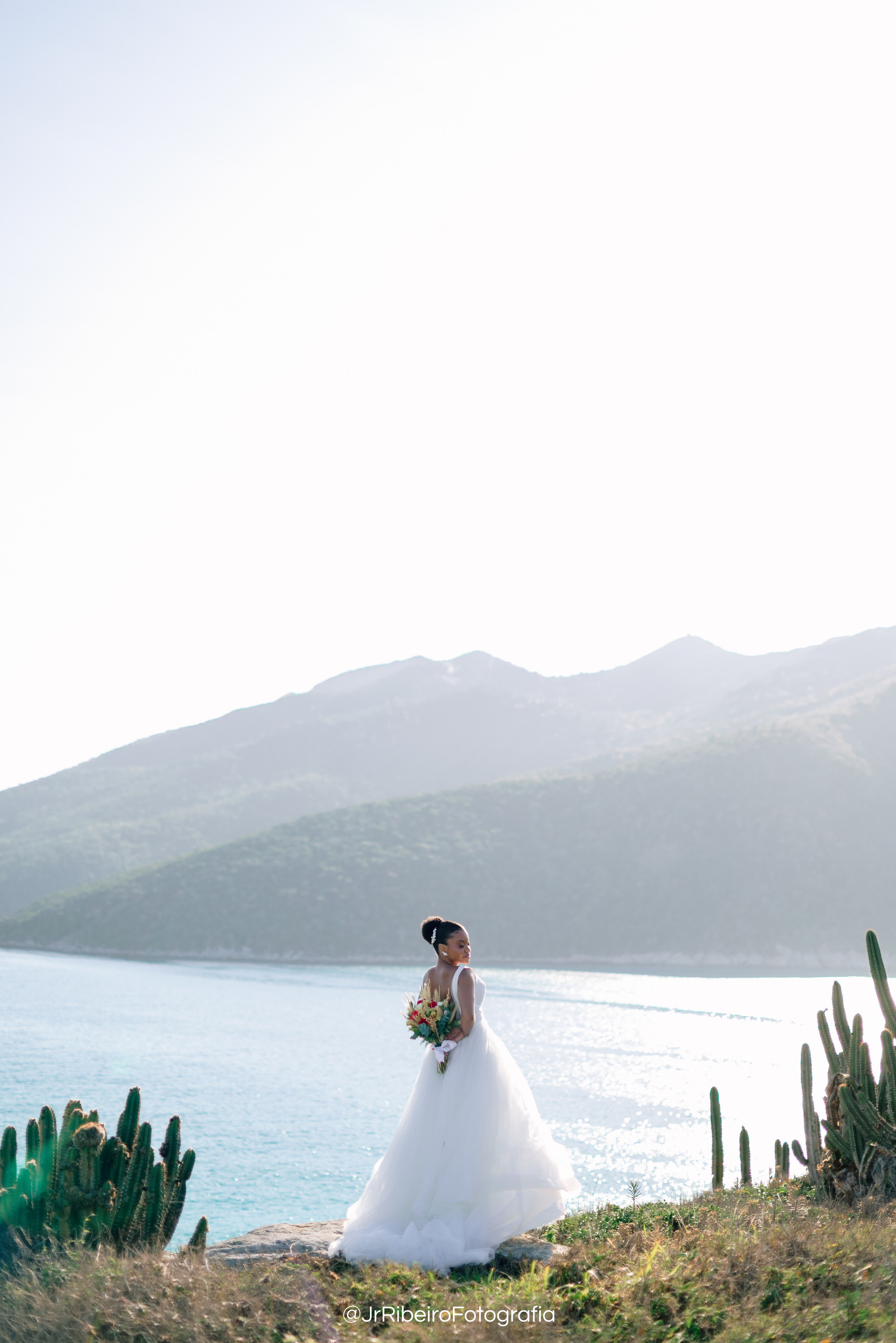 Véu & Mar | Editorial. Junior Ribeiro Fotografia